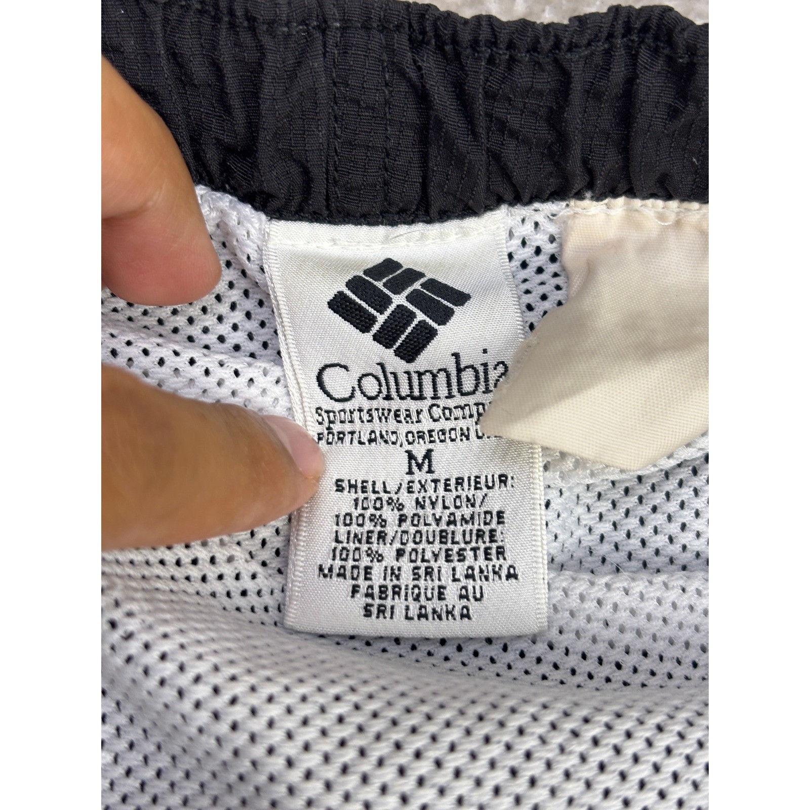 Columbia Mens Black Nylon Cargo Hiking Shorts Mesh Lined Size Medium