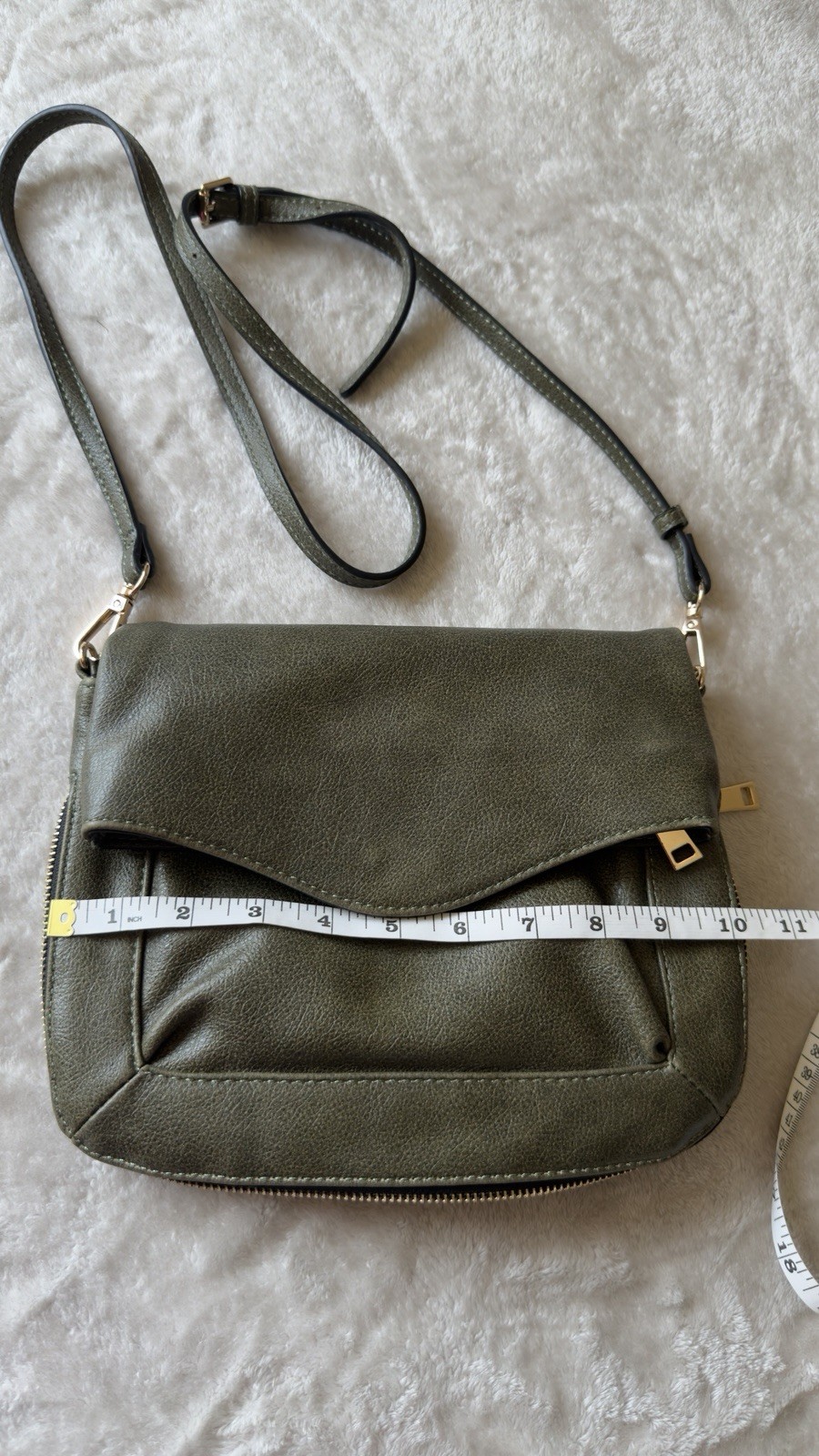 Mods Luxe Green Pebbled Geometric Crossbody Bag Gold Hardware Zip/Magnetic Strap