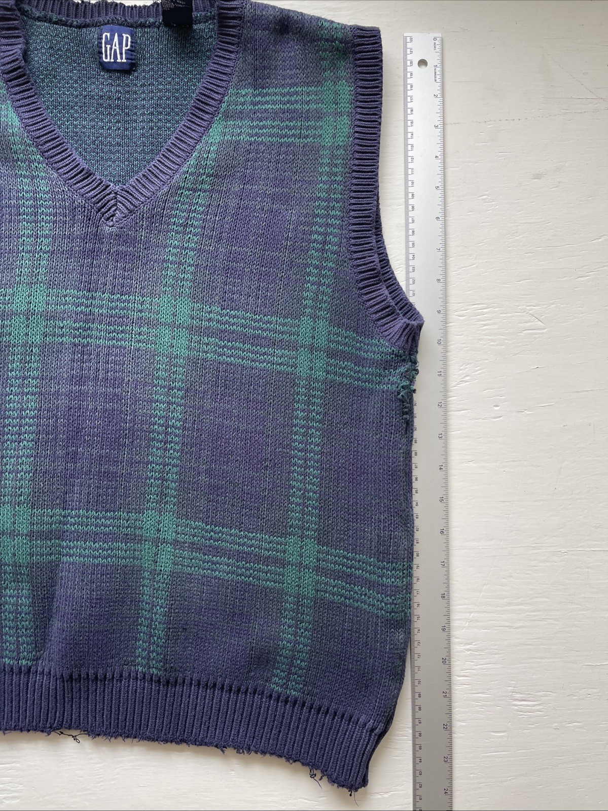 Vintage GAP Distressed Cotton Tartan Plaid Sweater Vest Pullover Men’s Small