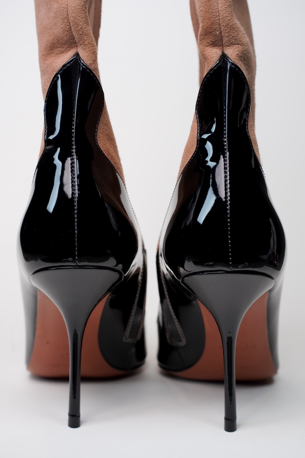 Alaïa Fall 2022 Runway Bicolor Suede Patent Stiletto Boots 37 US 7