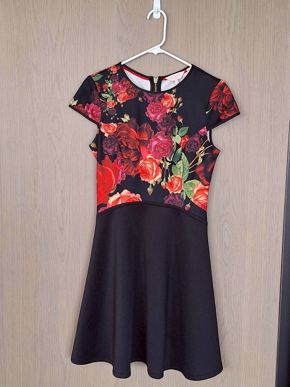 Ted Baker Size 2 Black Floral Xylee Rose Skater Fit & Flare Dress