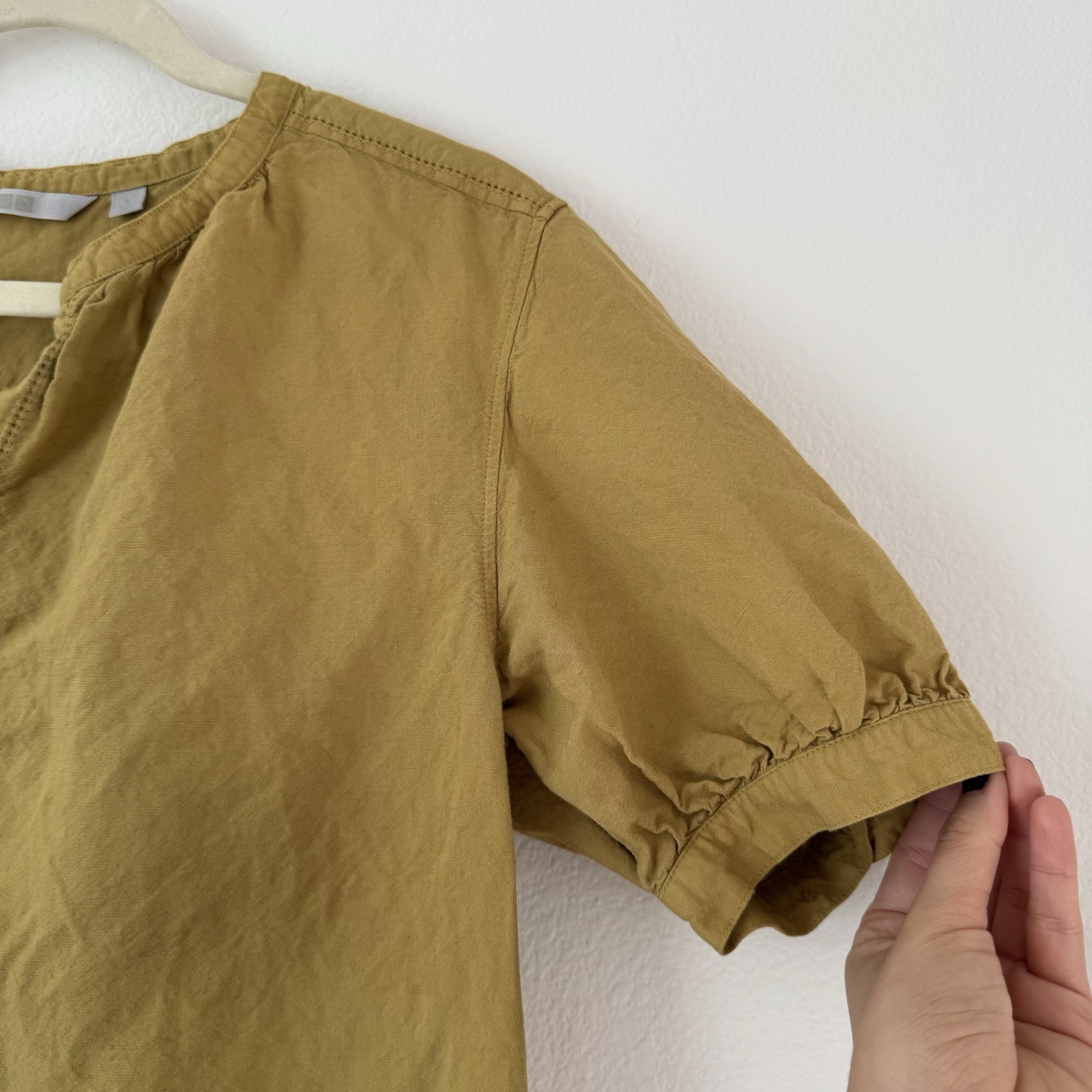 Uniqlo Linen Blend Volume Short Sleeve Blouse Womens Size Large Mustard Yellow