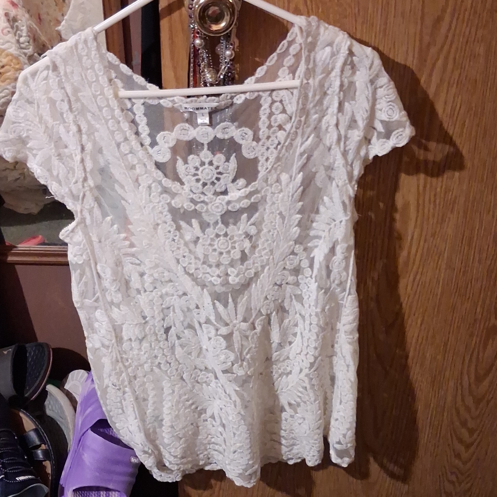 Roommates Women’s White Sheer Lace Embroidered Scoop Neck Tank Top Size L