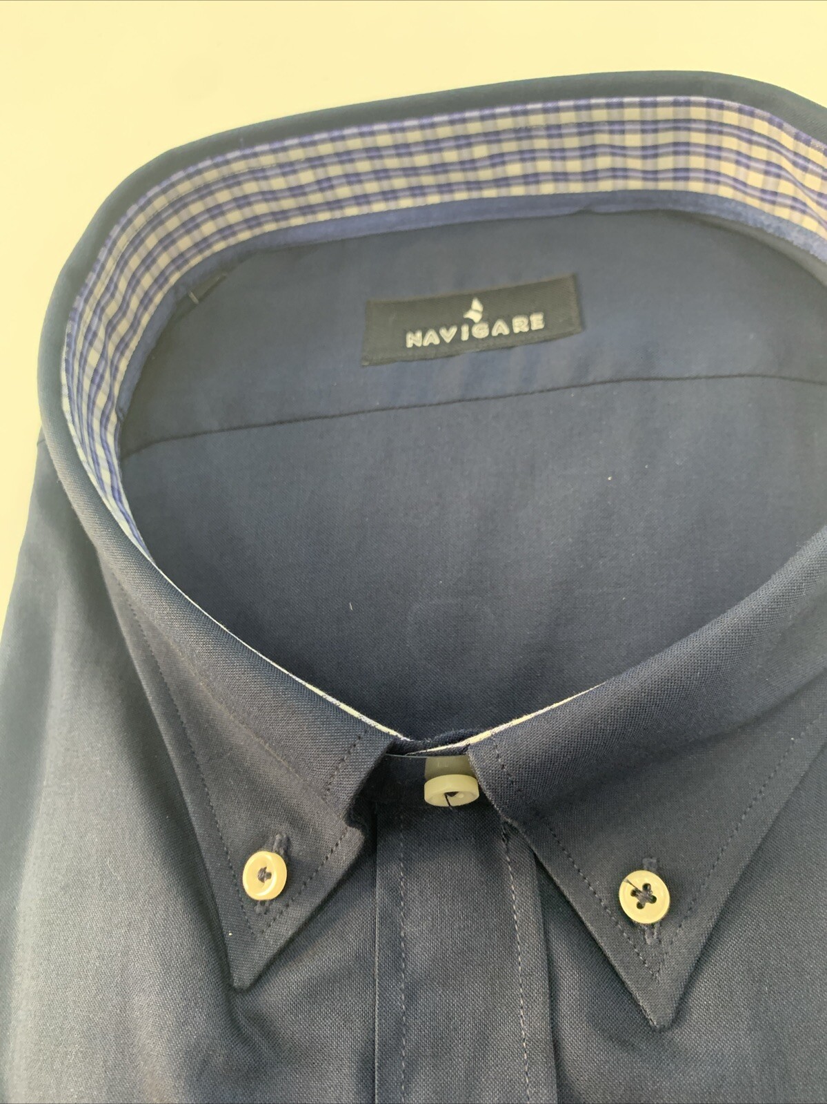 Men’s Button-Down Navigate Shaped Shirt Solid Dark Blue