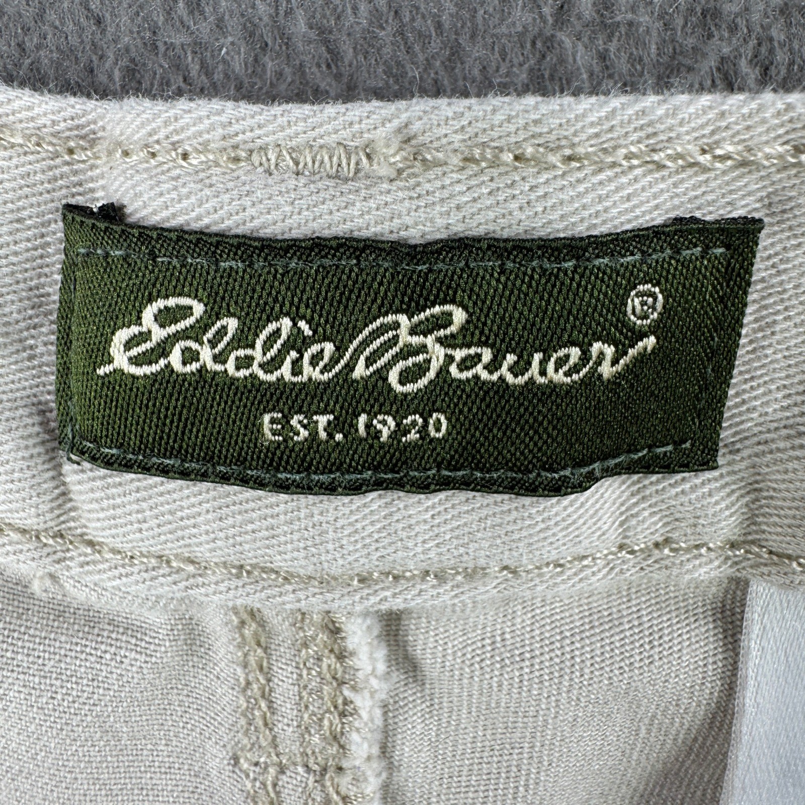 Eddie Bauer Pants Men/Women 32×24 Beige Chino Style Cotton Casual Travel Lounge
