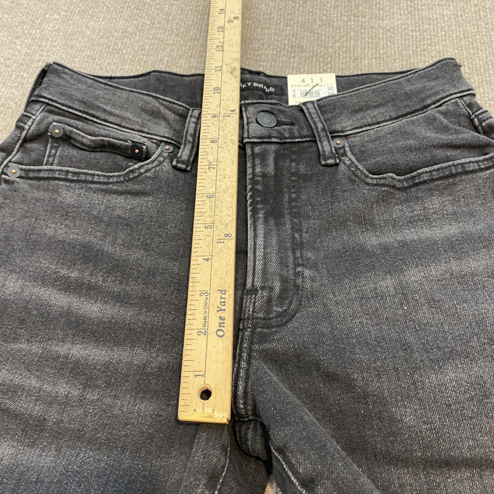 Lucky Brand 411 Athletic Taper Jeans Mens 28×32 Gray Dark Wash Stretch Denim NEW