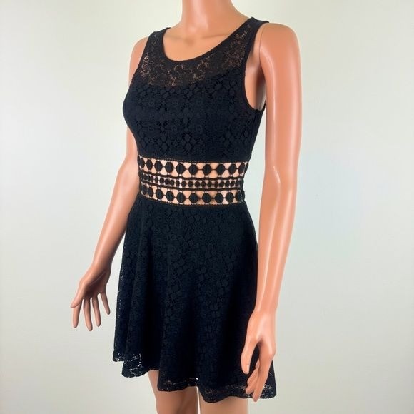 NWOT CALS Daisy Lace Fit and Flare Cutout Crochet Sleeveless Mini Dress Black SM