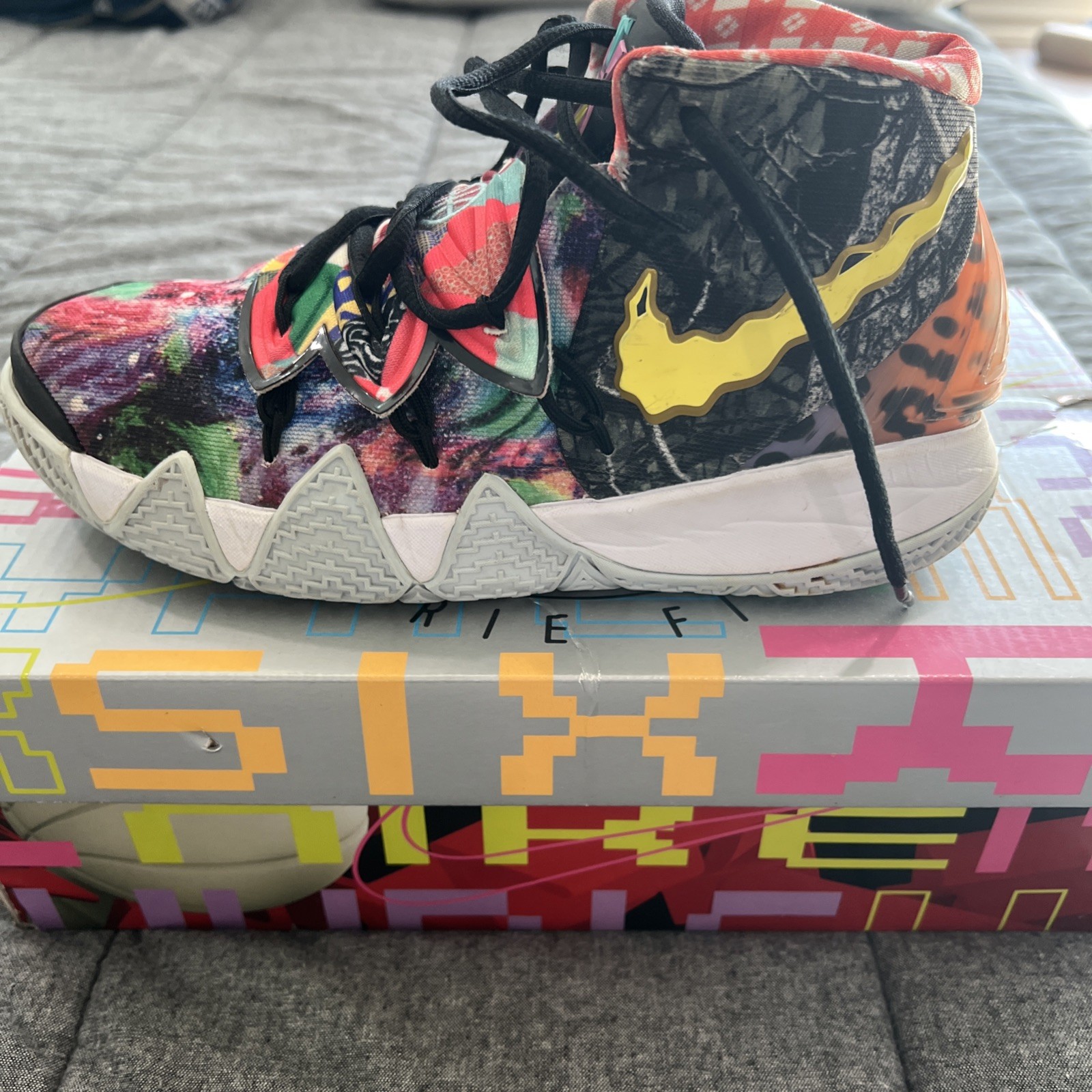 Nike kybrid S2 what the. with box no damage
