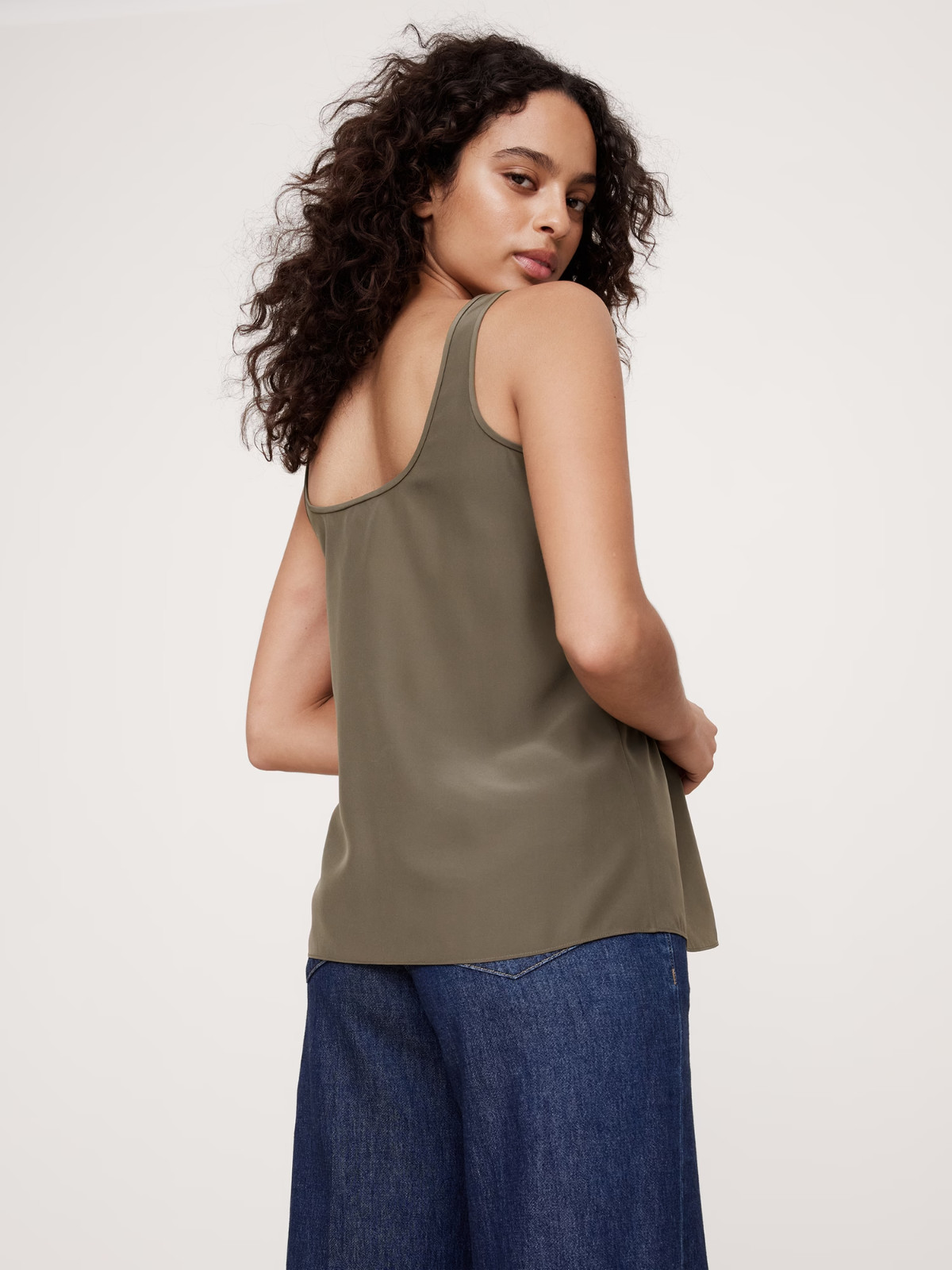 Banana Republic Essential 100% Silk Tank Top Black NWT $110 M Medium