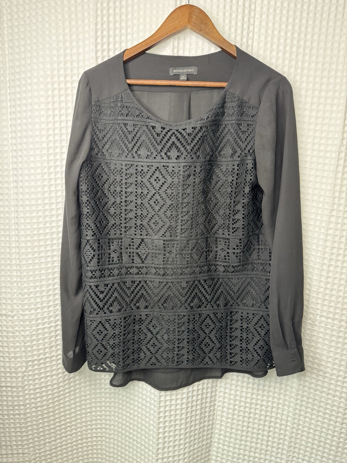 Banana Republic Women’s M Black Lace Front Chiffon Long Sleeve Blouse High Low