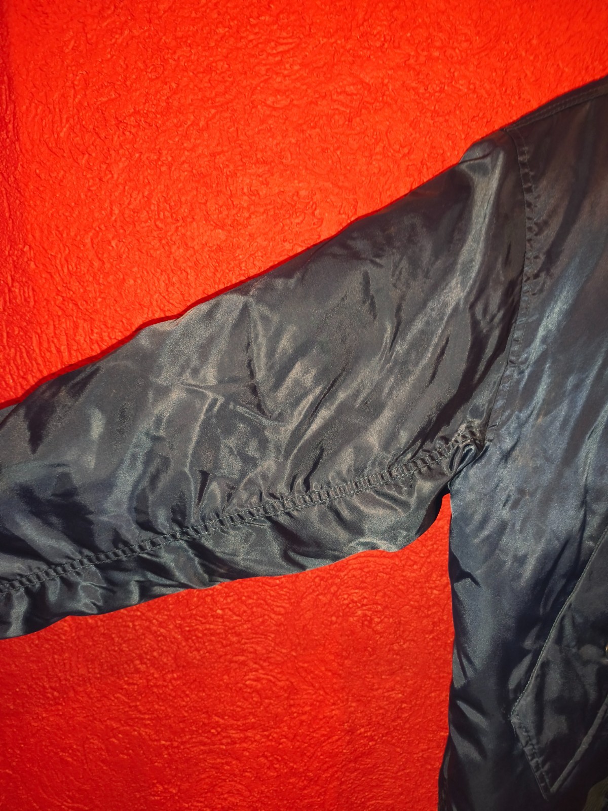 Classic 90s/Y2K bomber jacket featuring bold “Team Maximuscle” chest & back embr