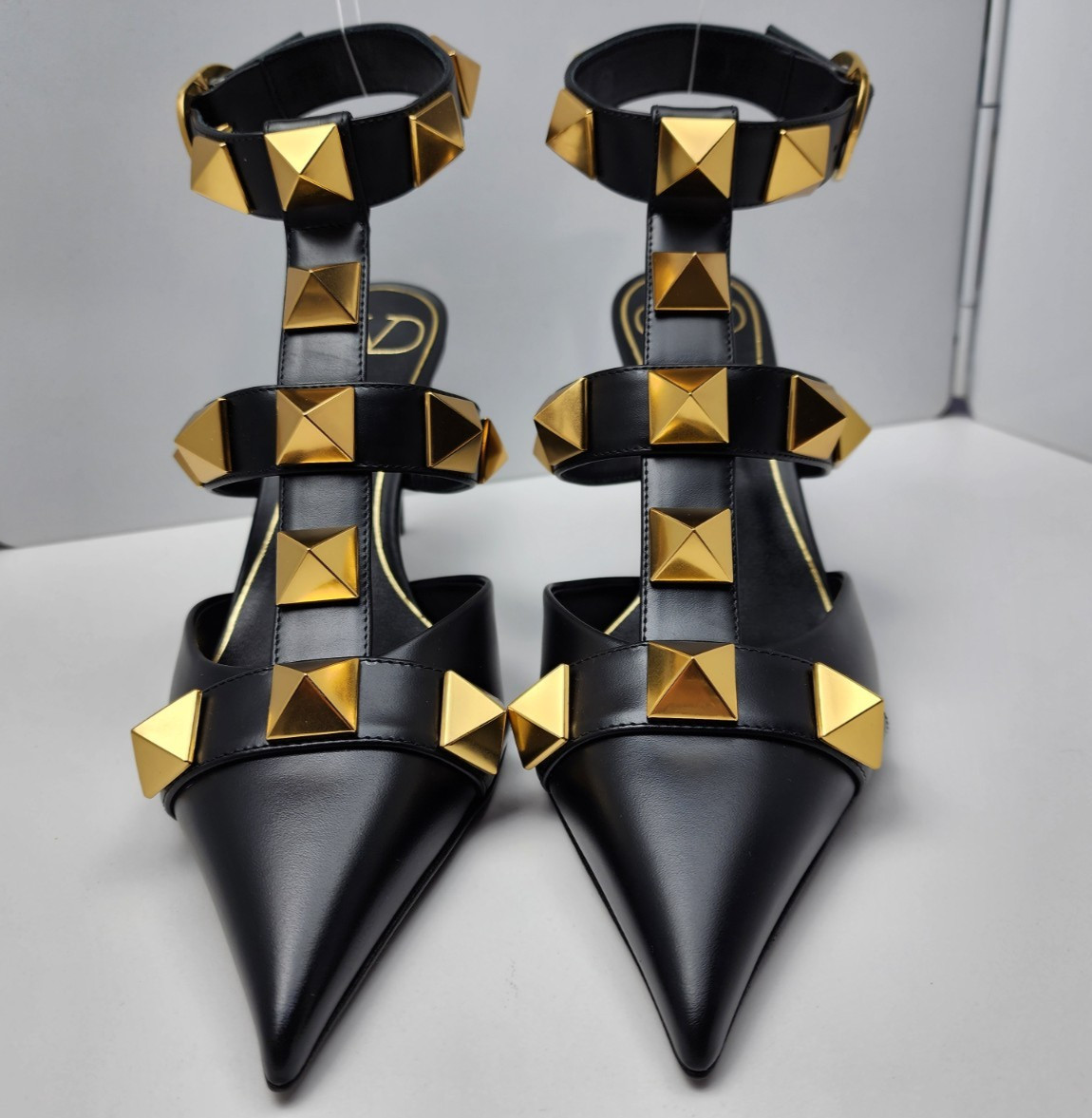 Valentino Garavani Rockstud Ankle Strap Pumps Heel Black Gold Studs EU 37 US W 7