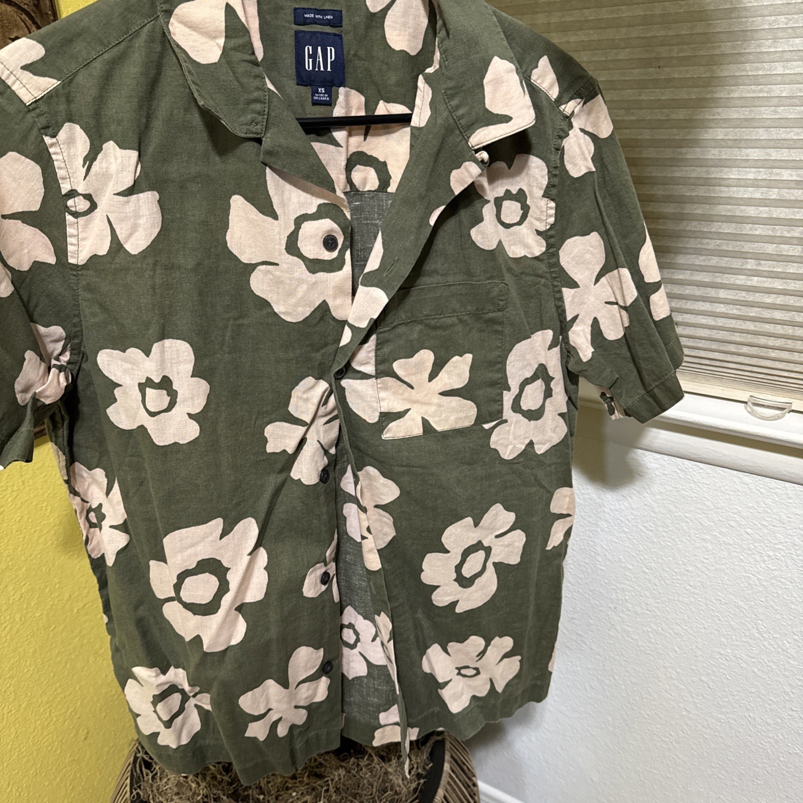 Gap Women’s Denim Button-Up Short Sleeve Flower