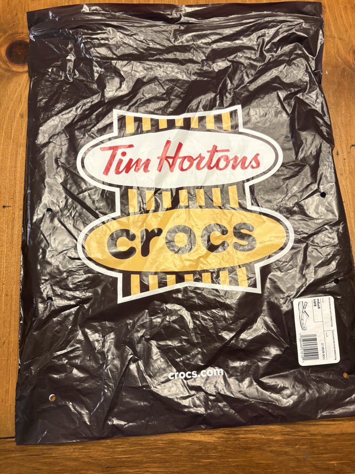 Size 8W 6M Tim Hortons Crocs Iced Capp Swirl Limited Edition 6 Charms SIZE 8W,6M