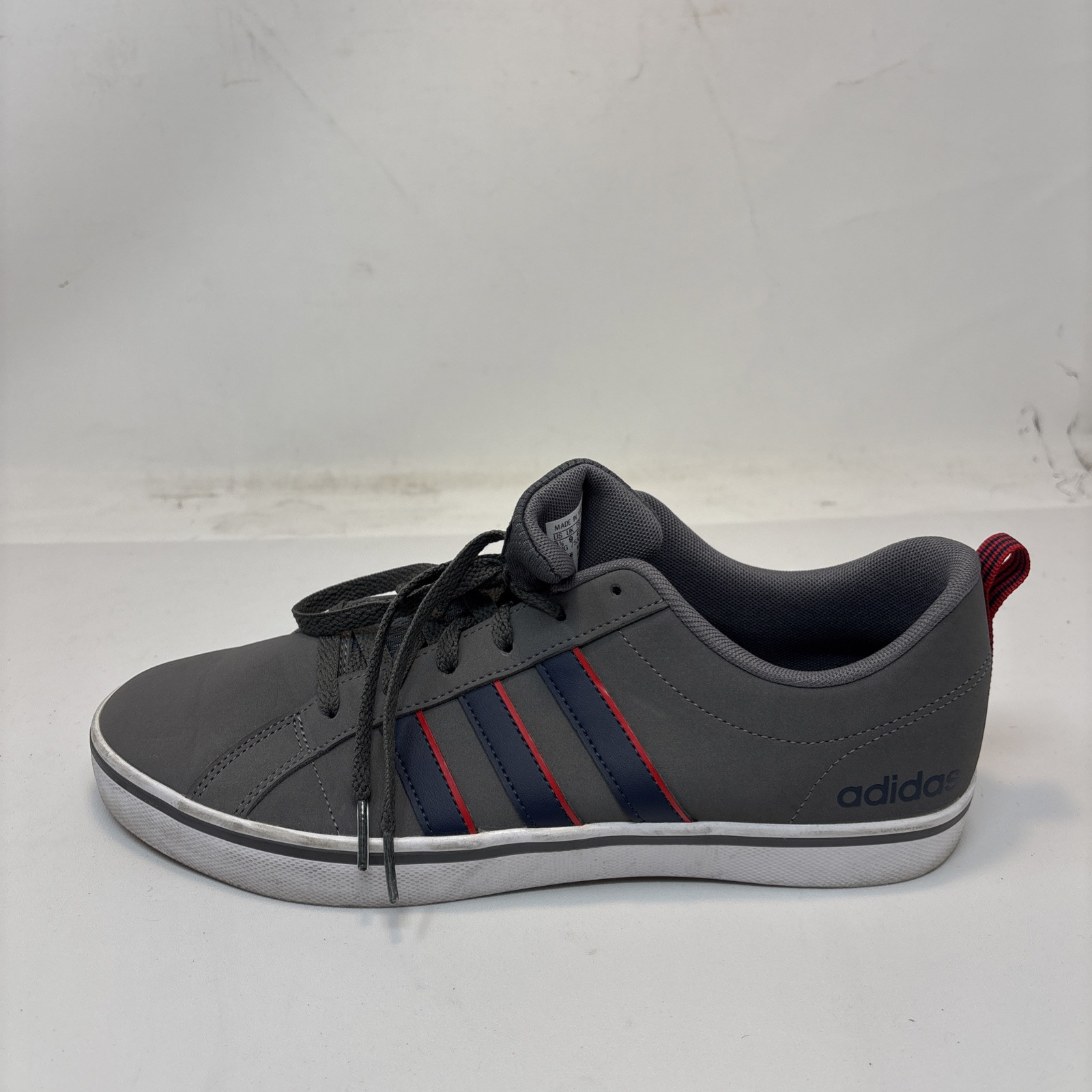 Adidas Men’s Size 9.5 VS Pace Trainer Steel Grey Blue and Red