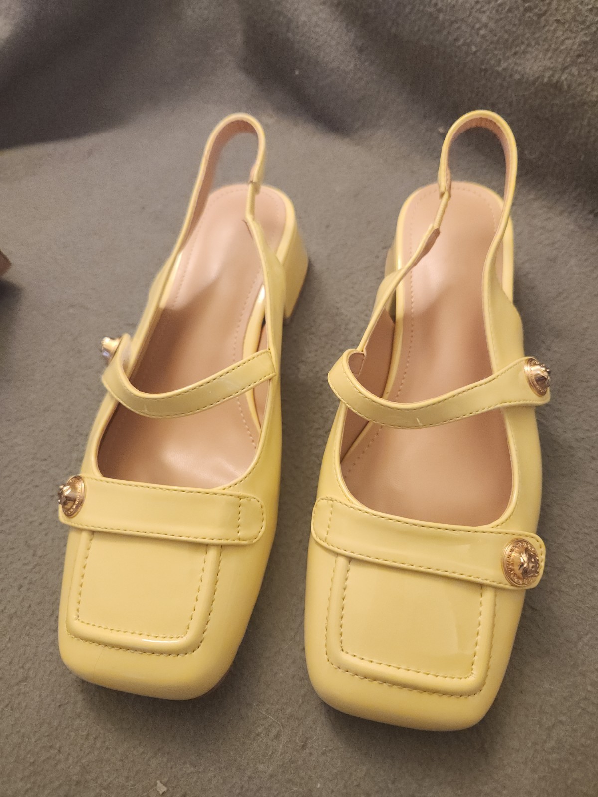 Women’s Yellow Patent Leather Square Toe Mary Jane Size 7