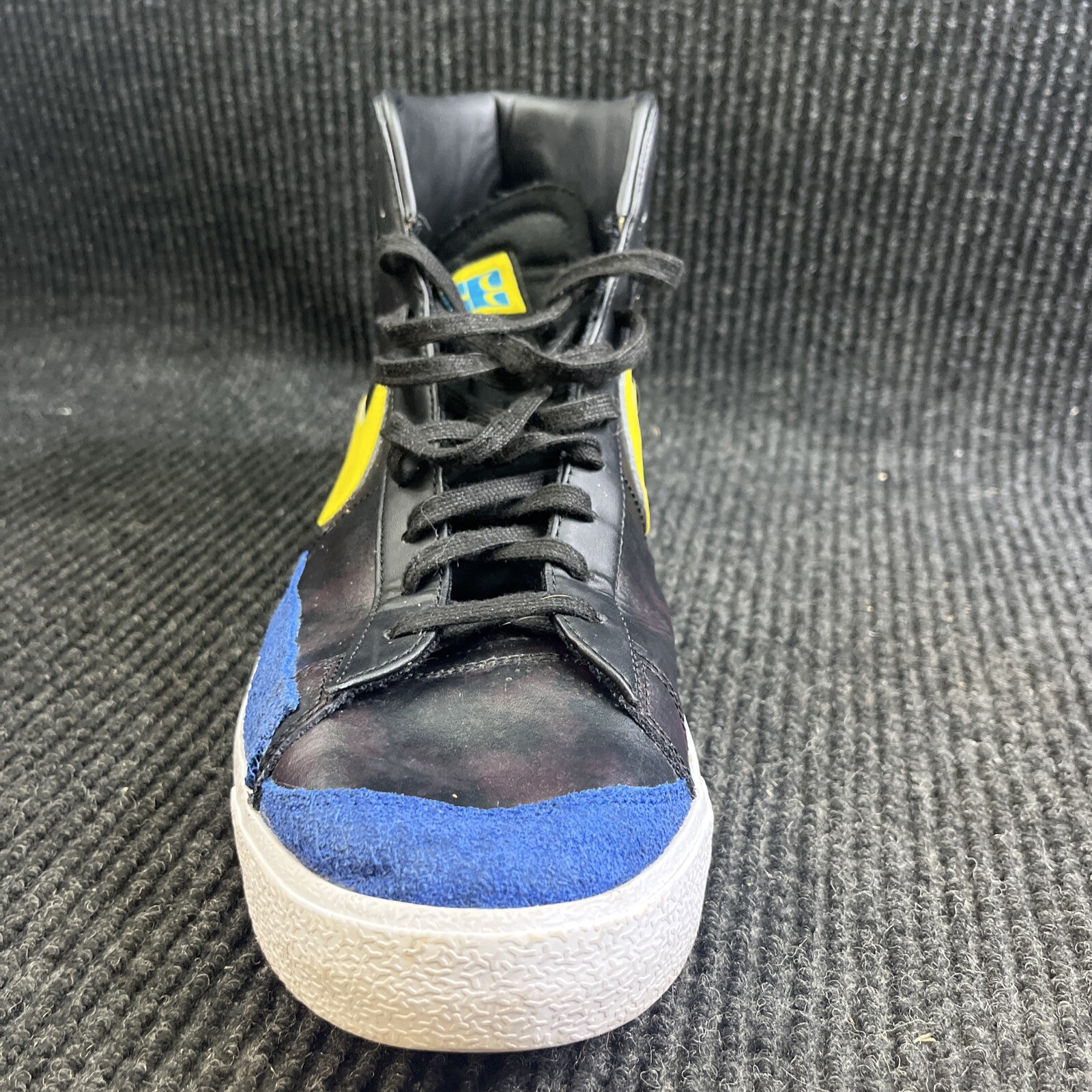 🔥🔥🔥Nike Blazer Mid Peace, Love, and Basketball 2020 Size 15 Used Good
