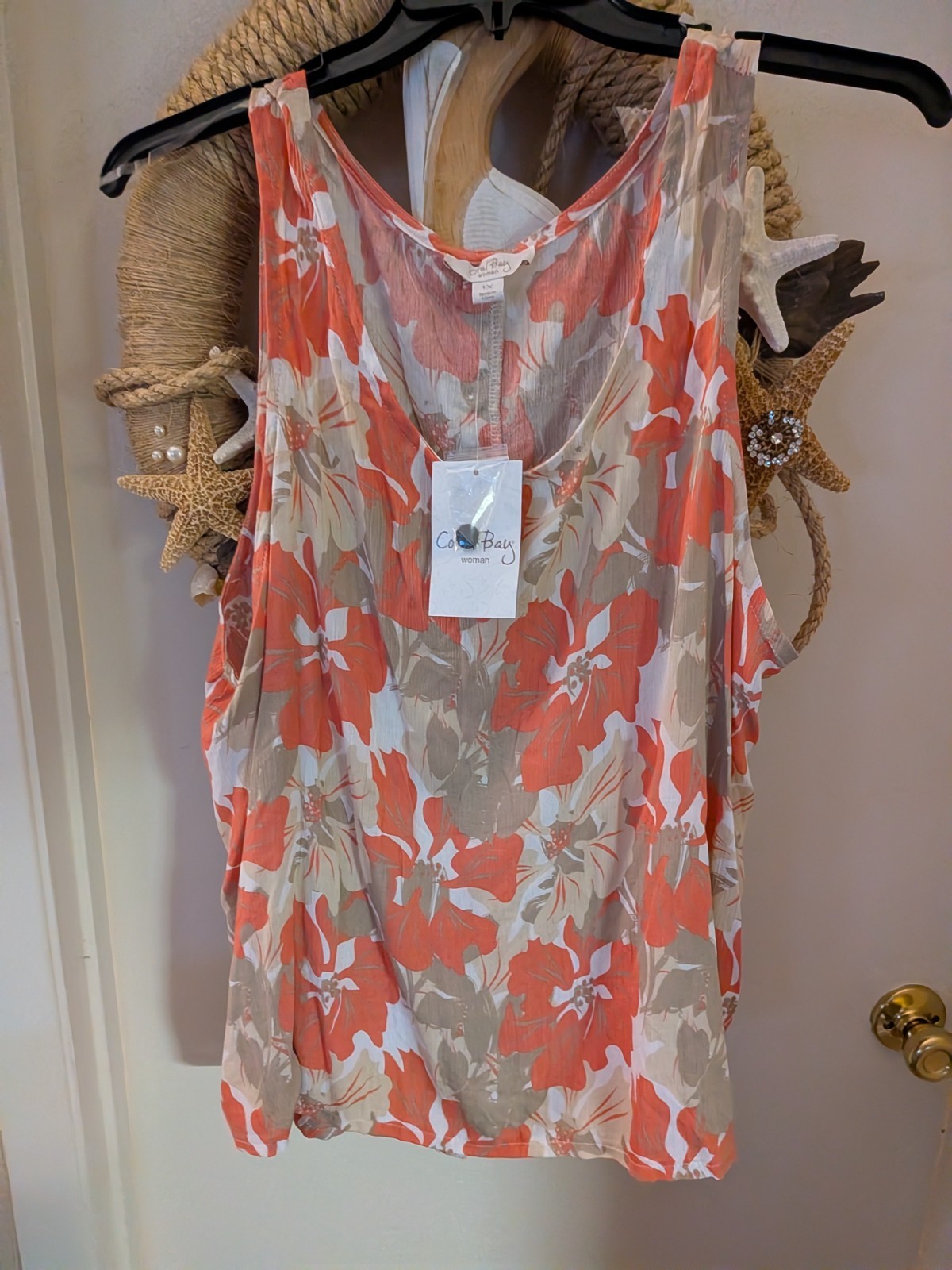 Coral Bay Sz. 1X 5 – Buttons Look only Back Sleeveless Long Floral Top NEW