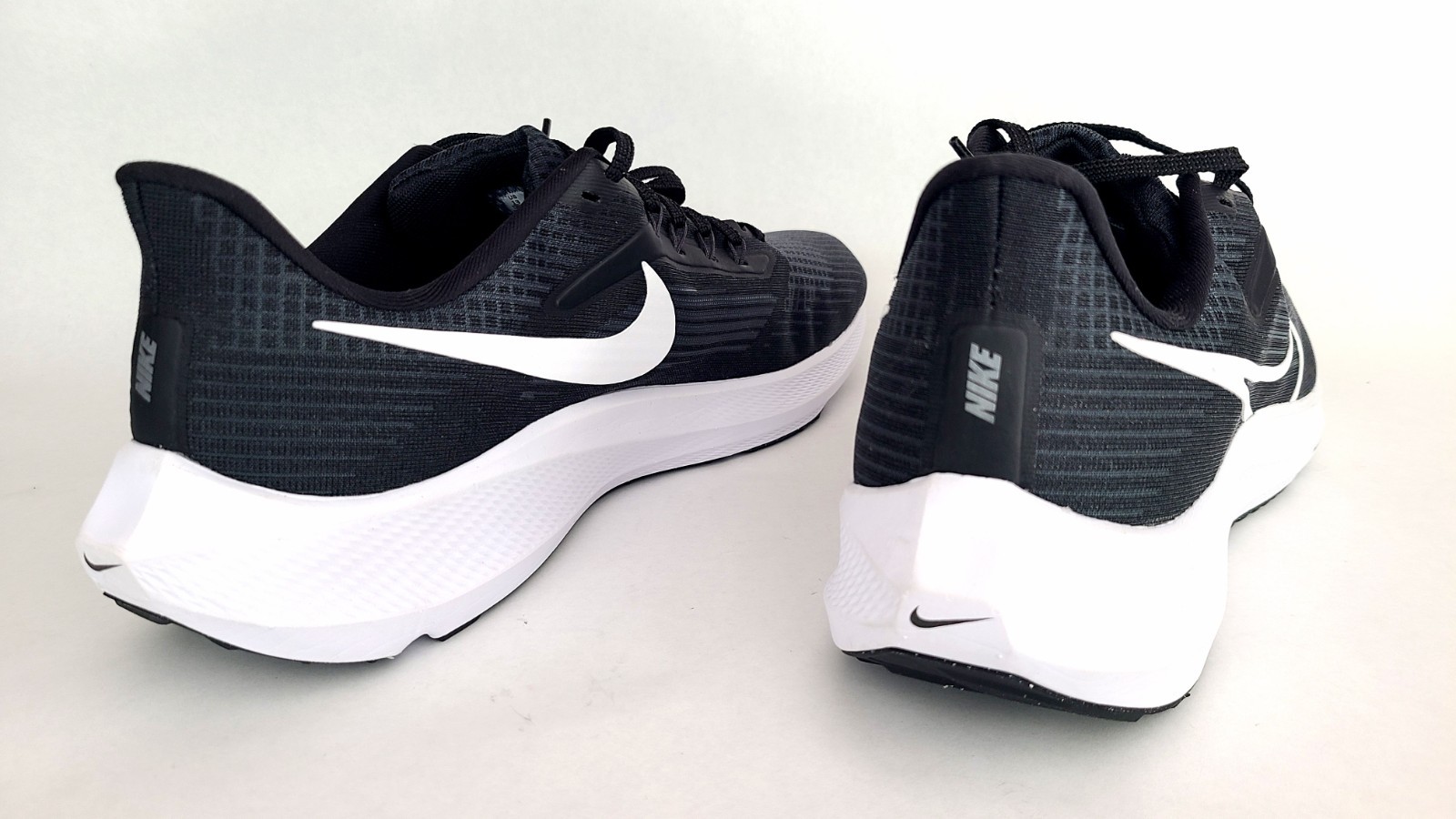 Nike Air Zoom Pegasus 39 Running Shoes Men’s Size 13 Black White DH4071-001 NEW
