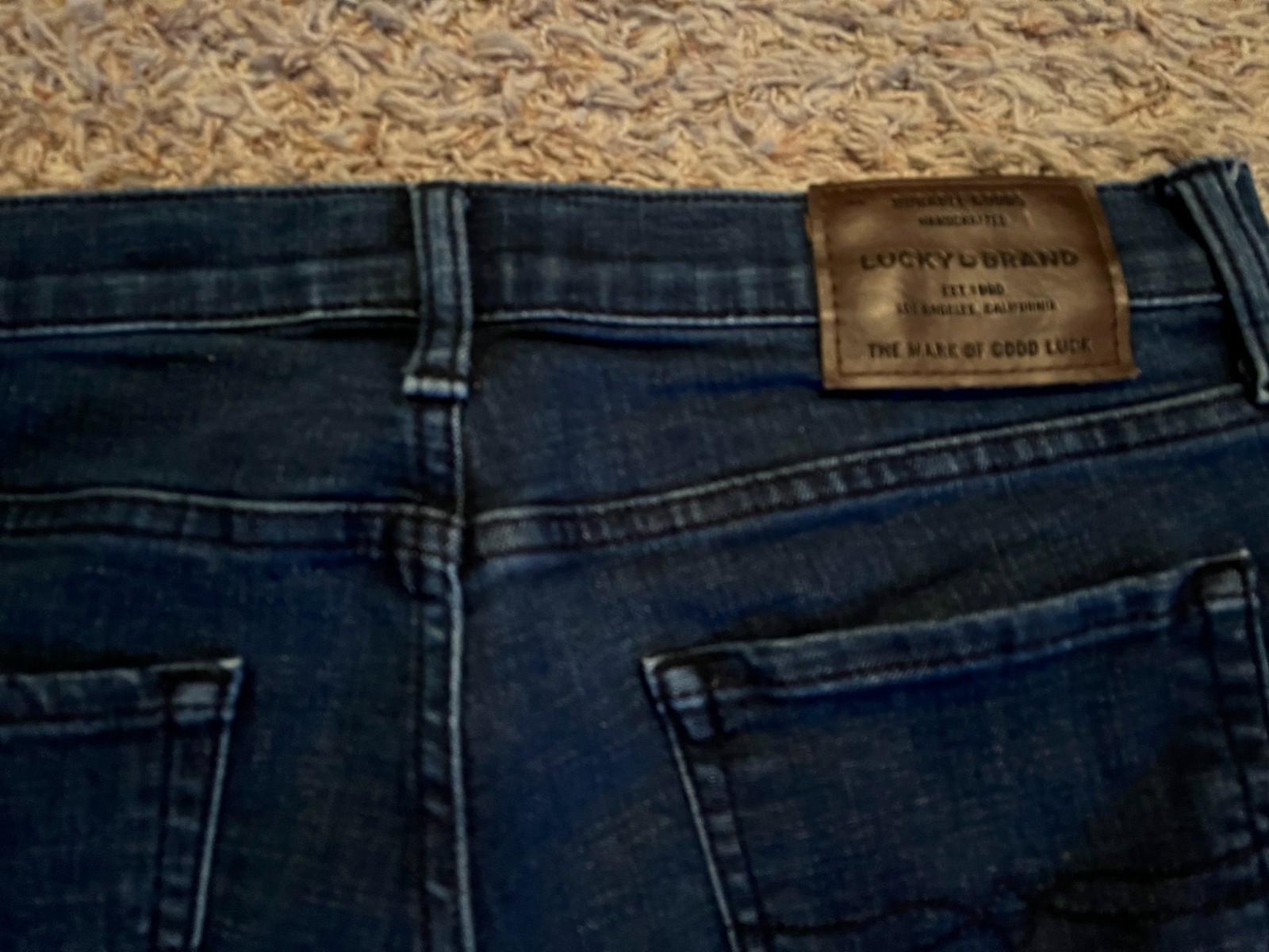EUC Lucky Brand Jeans – 110 Skinny – Men’s tag=30×32 (MEASURED=31×32)
