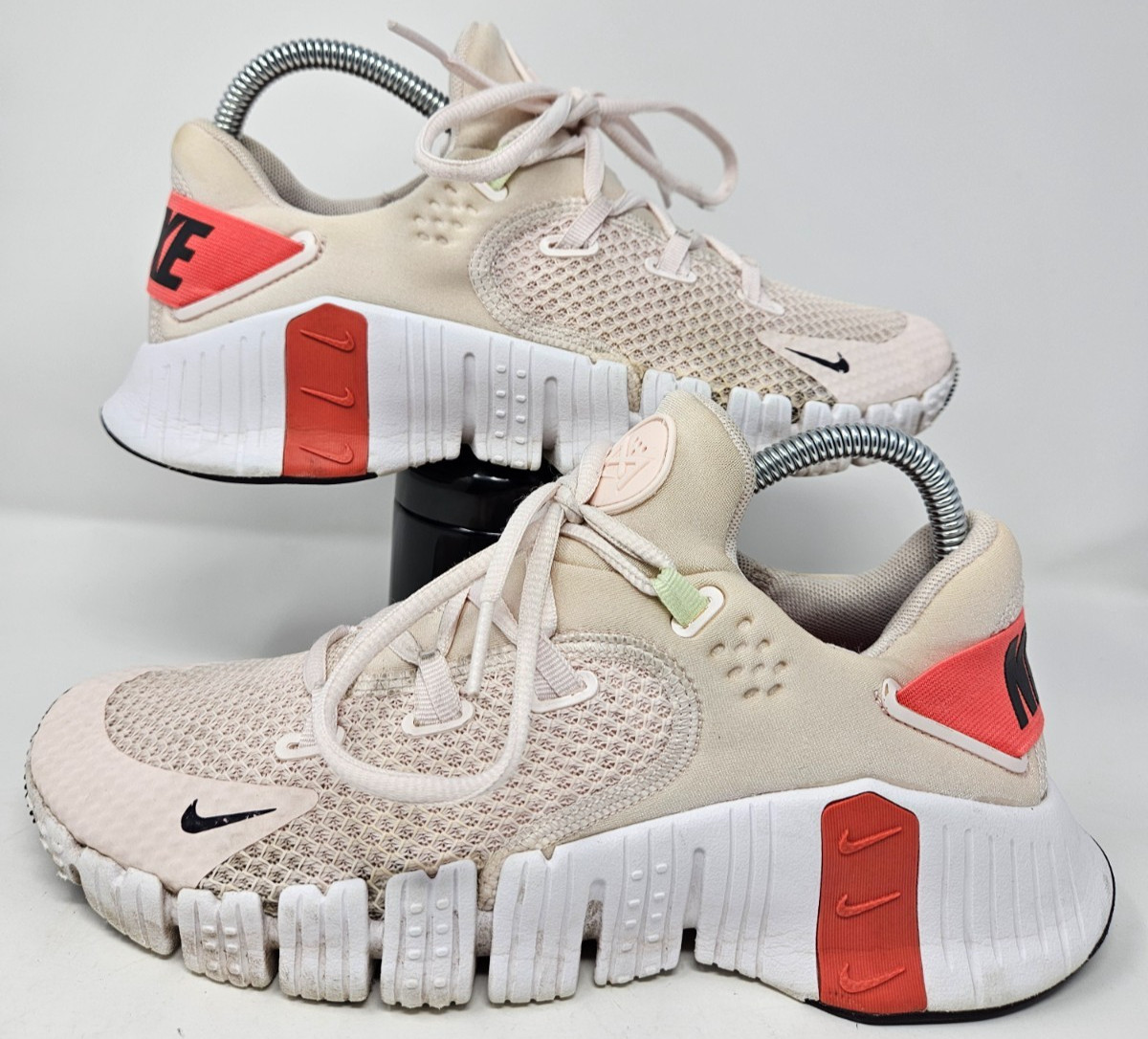 Nike Free Metcon 4 Beige Orange Athletic Shoes Sneakers Women’s Sz 8 CZ0596-658