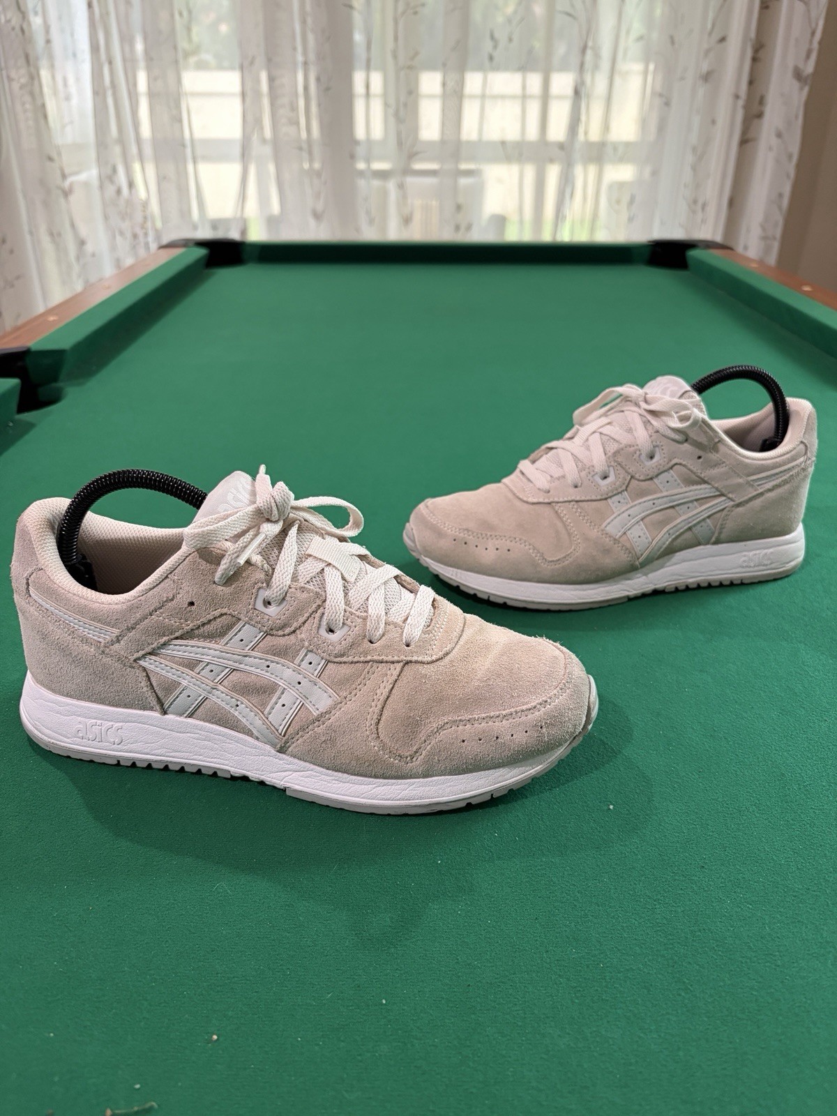 Asics Lyte Classic Women Size 8.5 Cream Suede Running Sneakers Shoes 1202A073