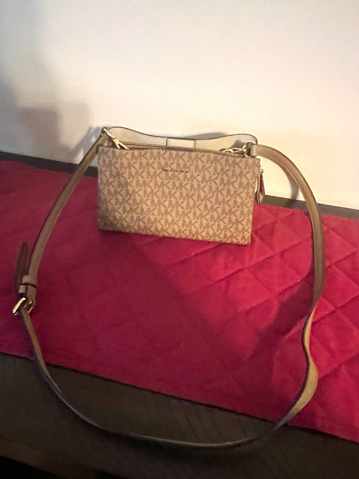 Michael Kors Signature MK Logo Zip Small Crossbody Beige/Brown Gold