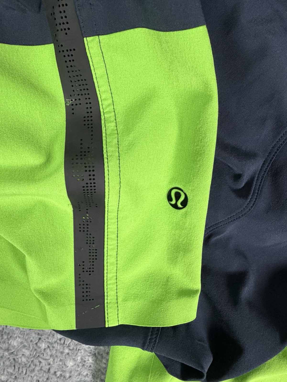 Lululemon Pace Breaker Lined Shorts Men’s XL 9″ Inseam Blue/Green Colorblock Run