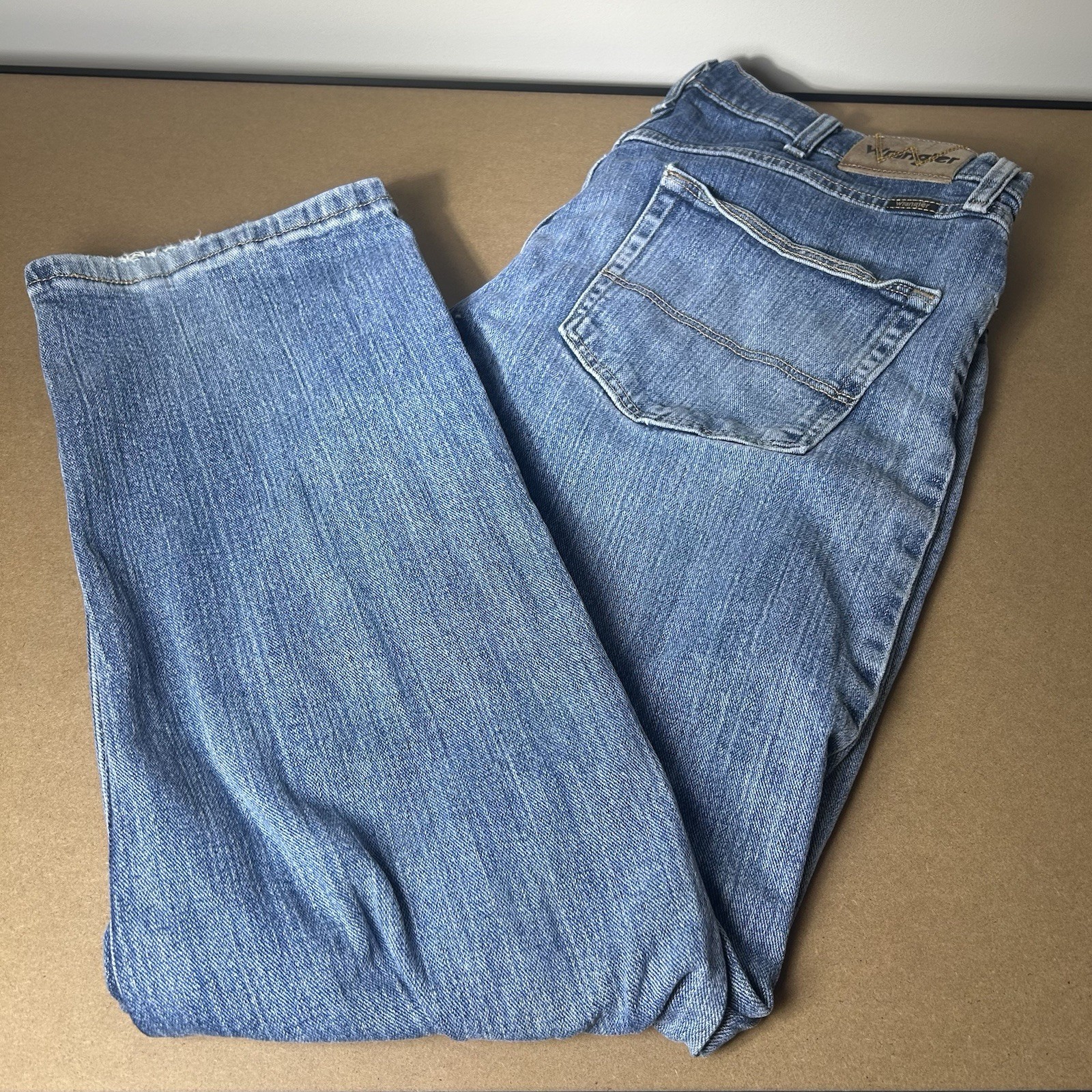 Genuine Wrangler Men’s Jeans 34×30 Advanced Comfort Light Wash