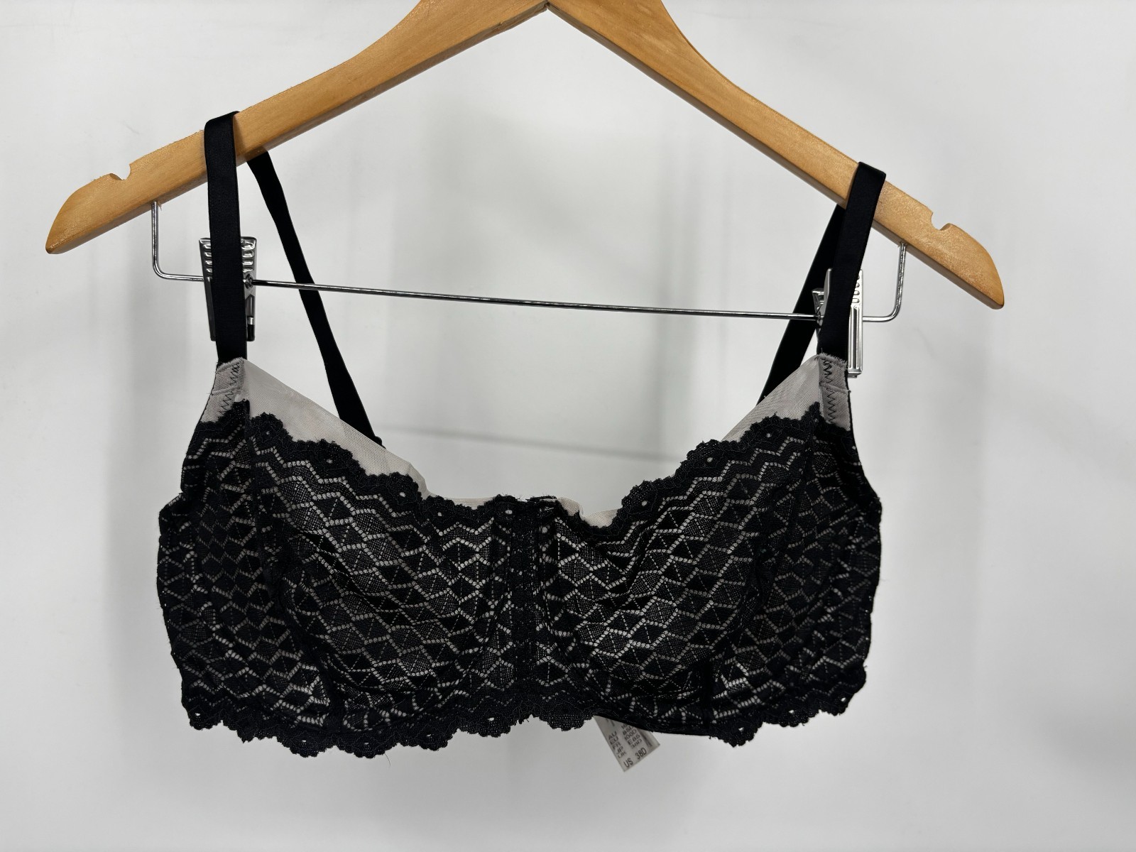b.tempt’d by Wacoal Lace Kiss Underwire Bra Black Grey Geometric Size 38D