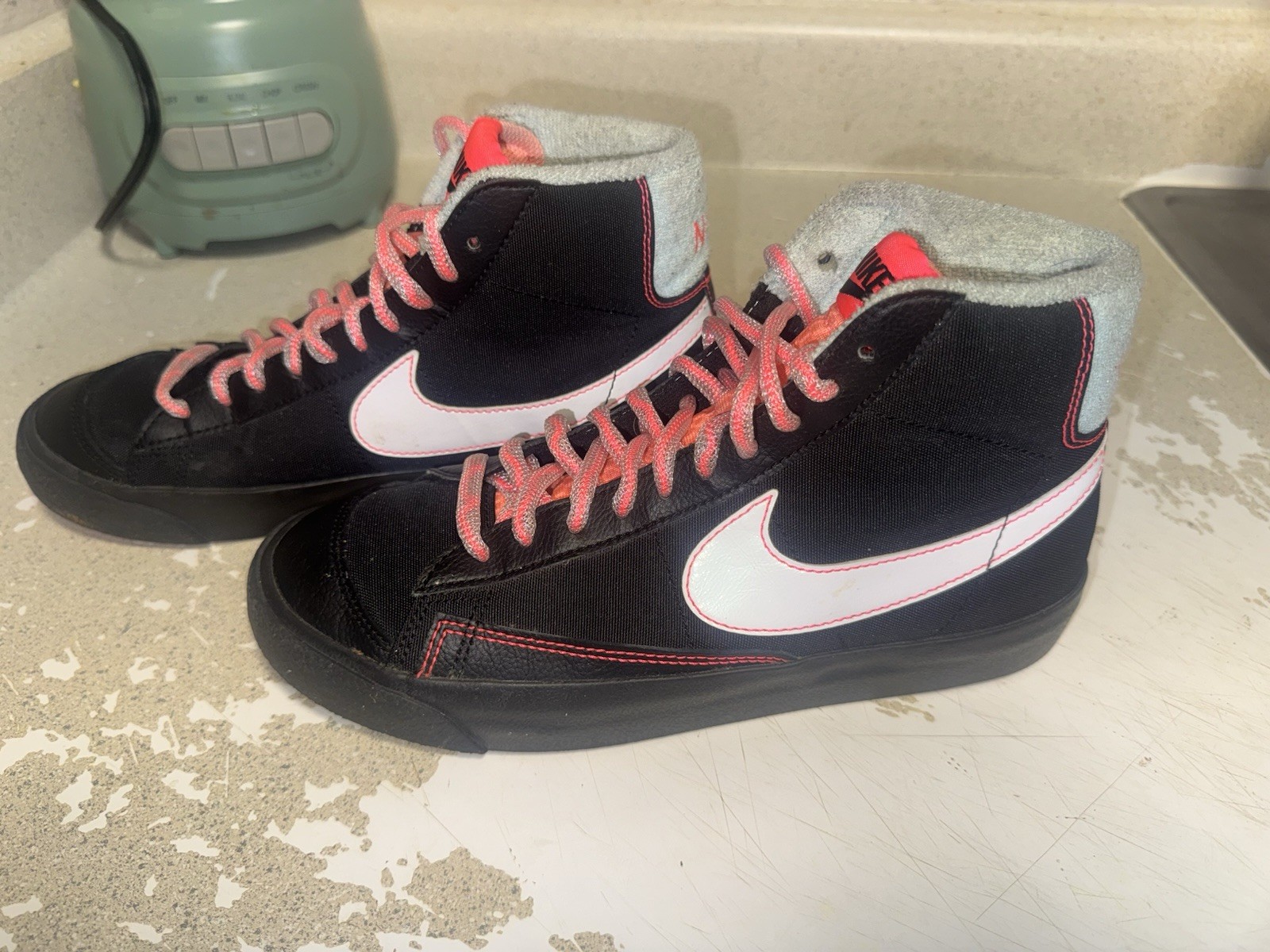 Nike Blazer Mid Kids Black/Pink High Top Sneakers Size 6Y