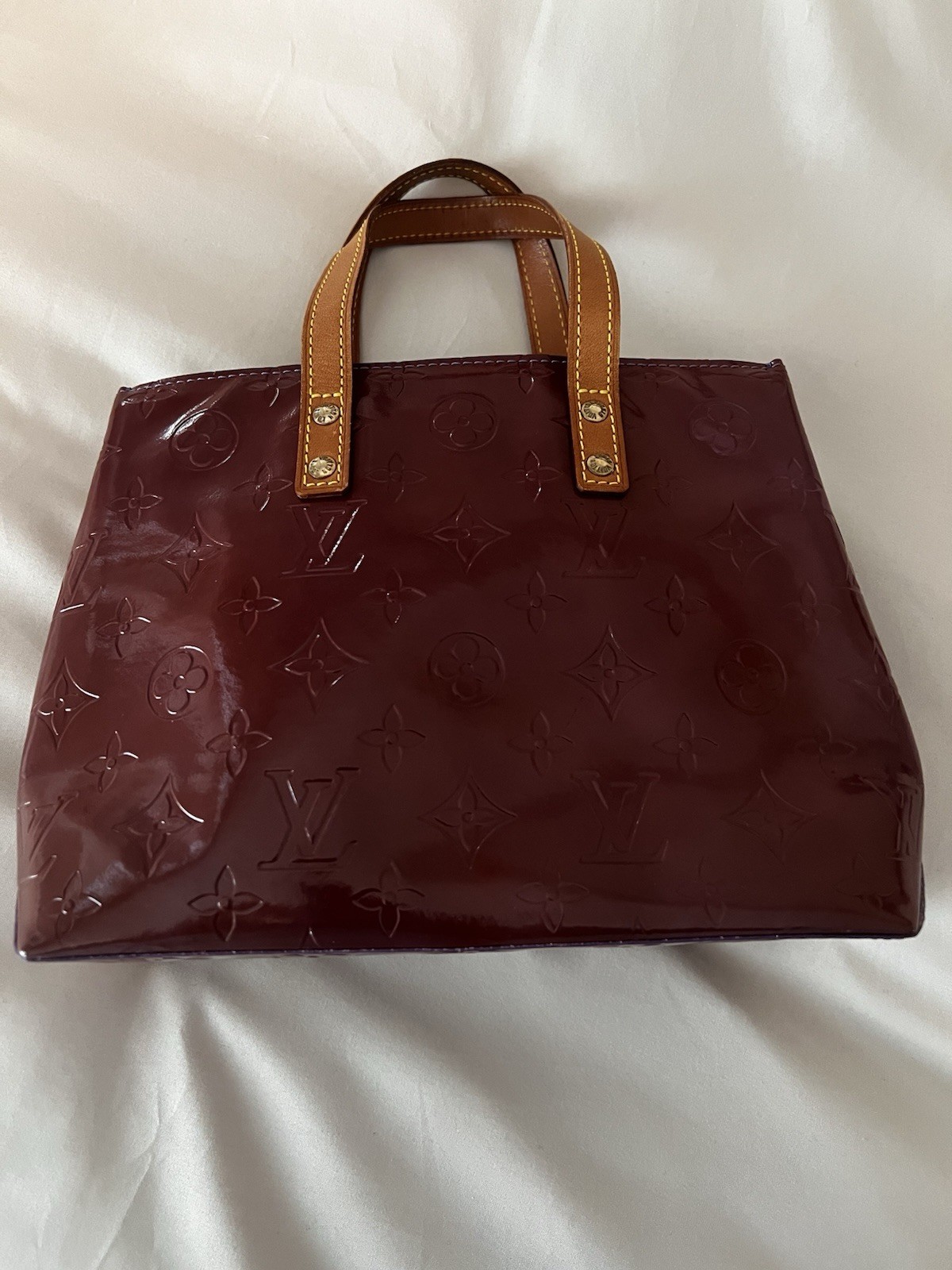 Louis Vuitton Reade PM Vernis Patent Monogram Embossed Burgundy Tote Bag