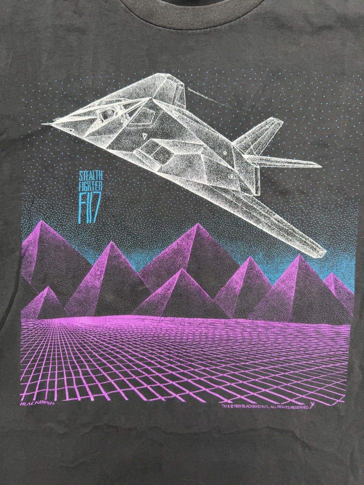 Vintage 1989 Blackbird F-117 Stealth Fighter Tee. single stitch. made in usa.