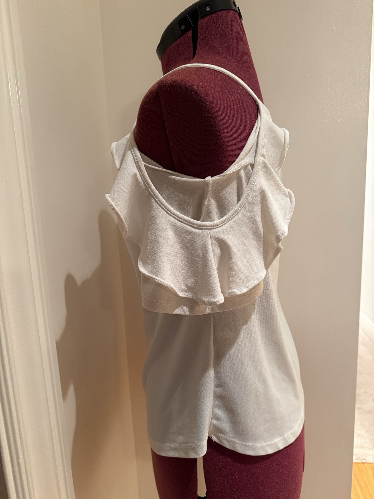 7th Avenue Design Studio NY&Co White Solid Ruffle Cold Shoulder Cami Blouse XS