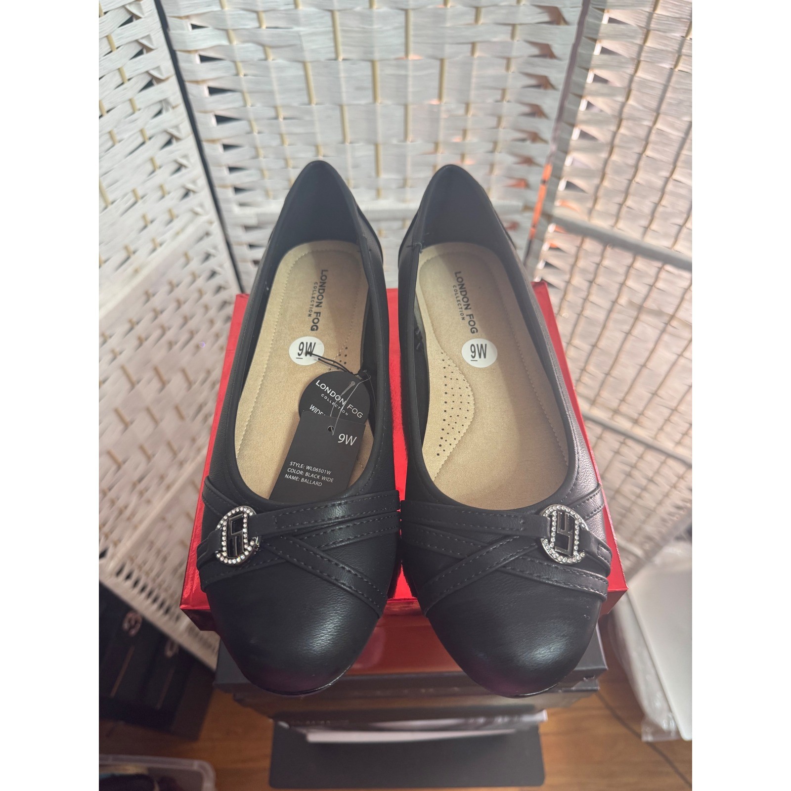 London Fog Wide Width Black Comfort Flats Rhinestone Accent Size 9W