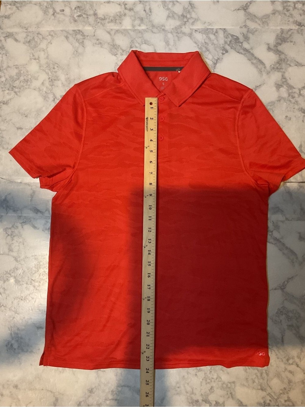 DSG Men’s Bright Red Polo Golf Shirt with Subtle Jacquard Pattern S