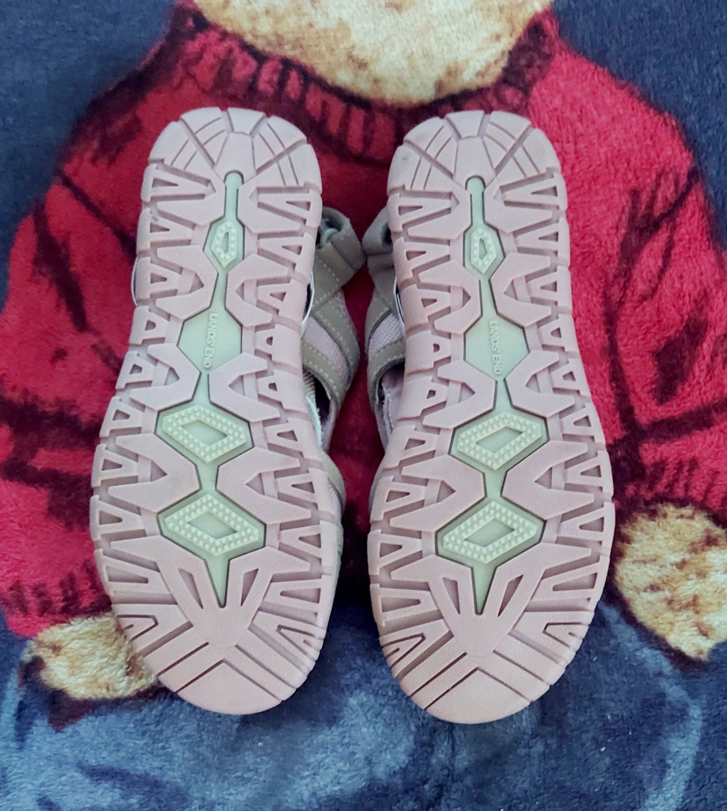 New LANDS END Closed Toe Outdoor Sandals Women’s Sz 9 NWOB