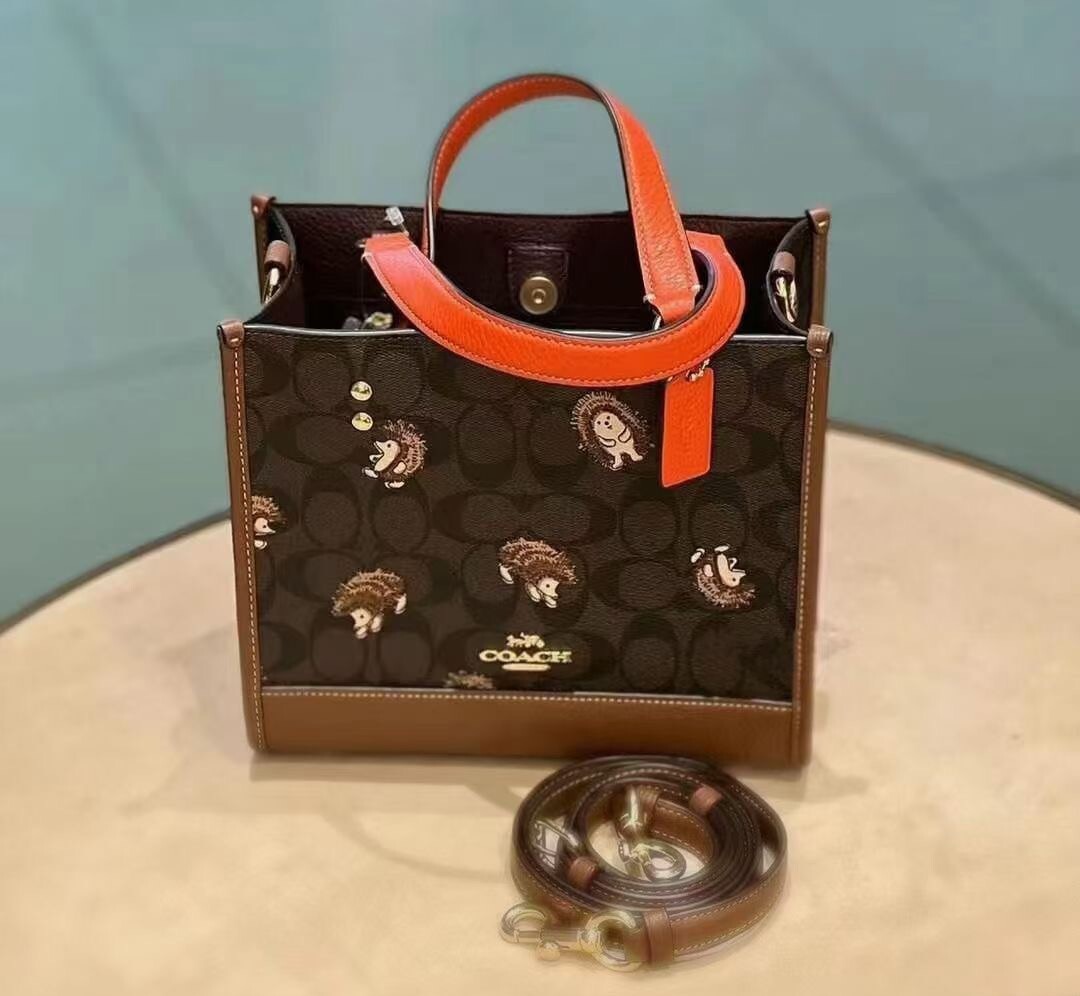NWT Coach Dempsey Tote 22 In Signature Canvas With Hedgehog Print CC769