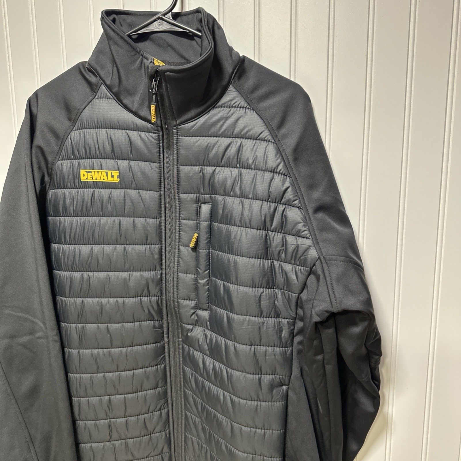 Dewalt Hybrid Insulated Jacket Men’s Size Large DXWW50003