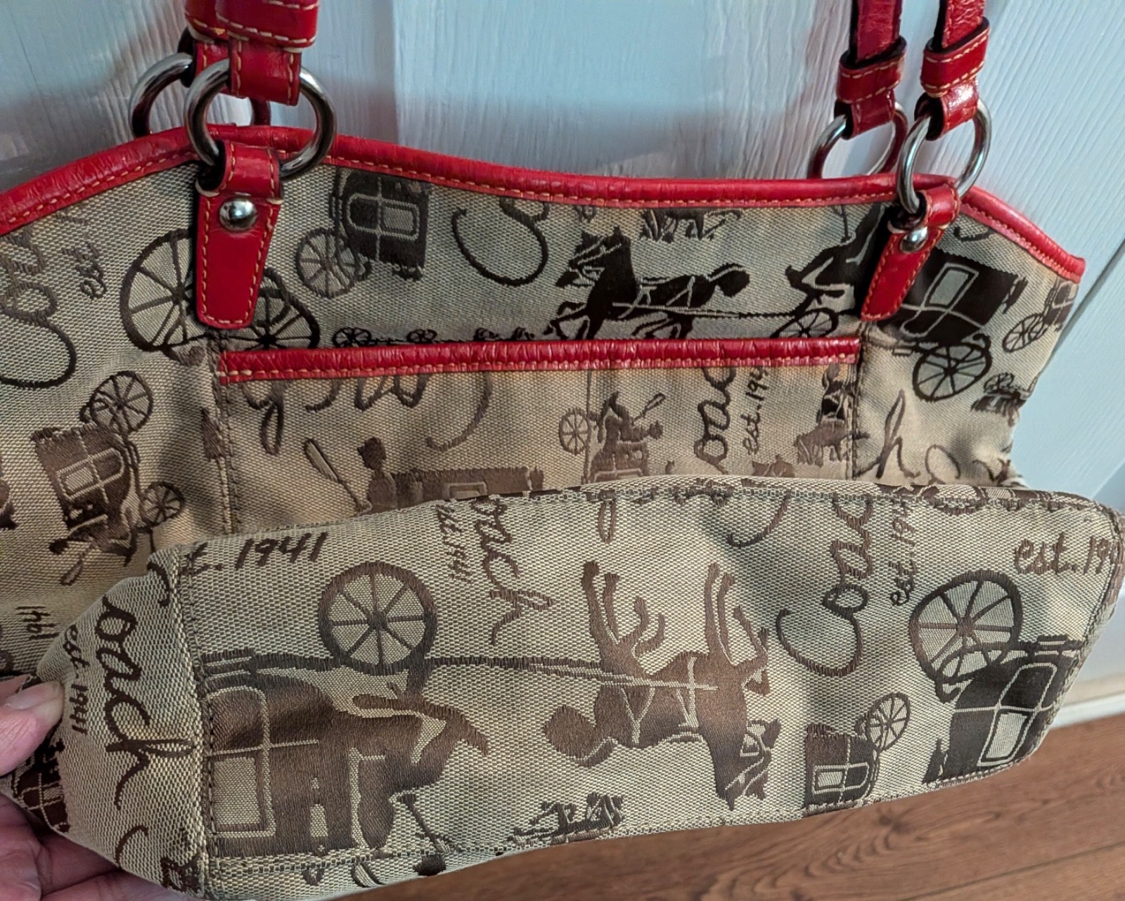Coach Large Horse & Carriage Red Shoulder Handbag Leah L0926-F14665