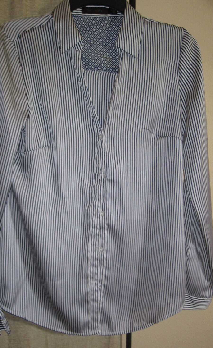 S Small 6 shirt top vintage smooth feel The Limited collared button blue white
