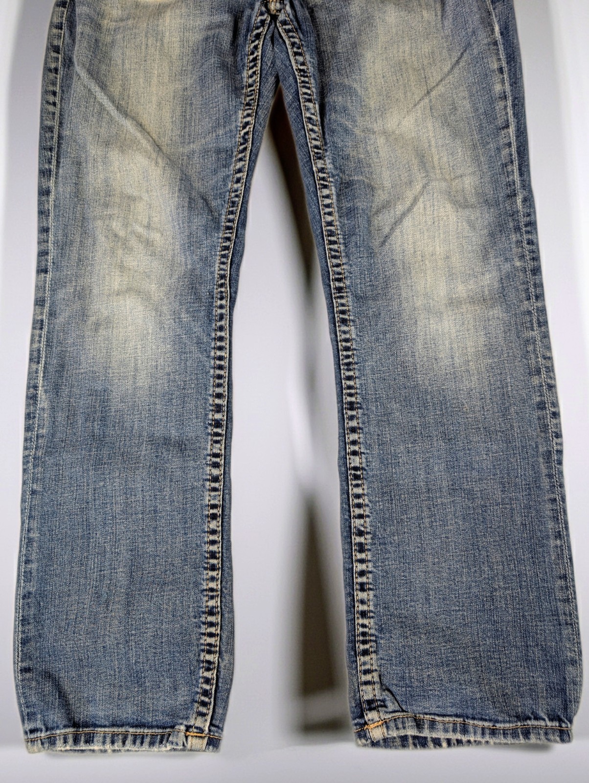 BKE Jake Straight Jeans Men’s 34X32 Medium Wash Distressed Heavy Whiskered