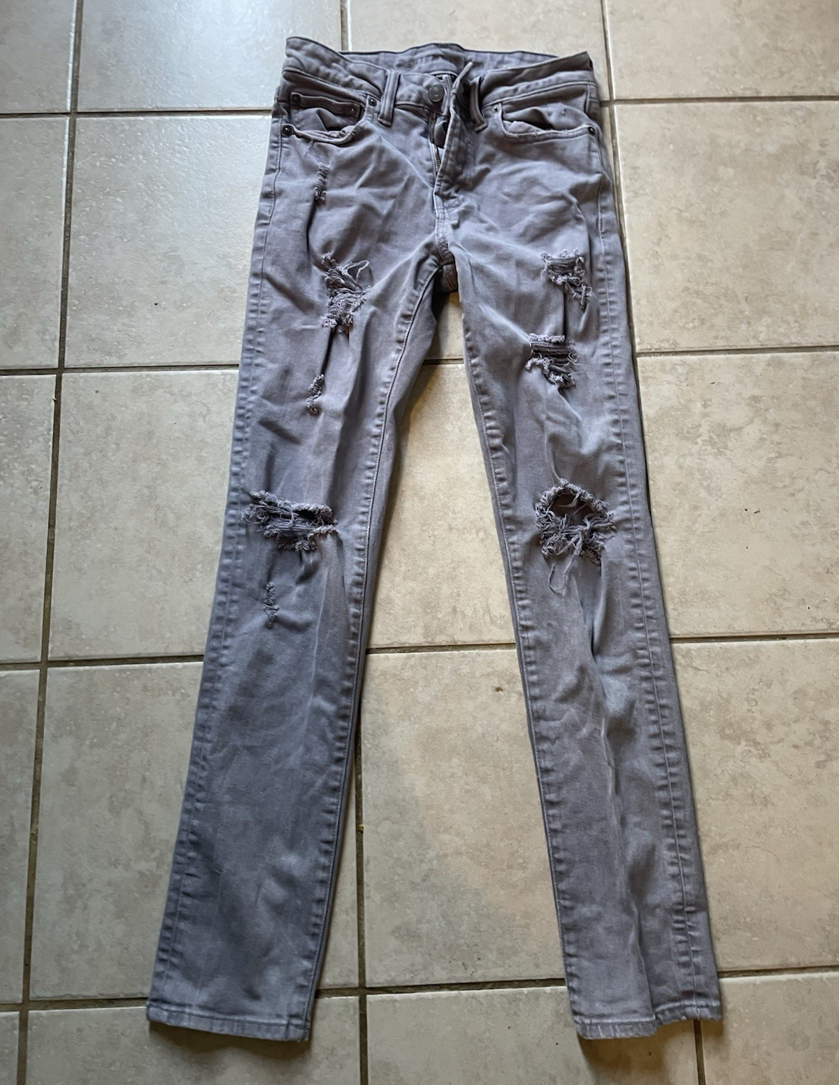 American Eagle Men’s Skinny Fit Gray Distressed Low Rise Cotton Denim Jeans