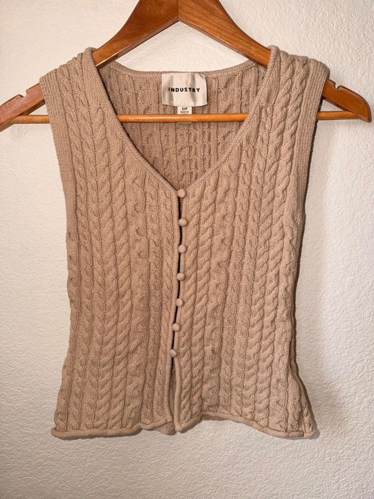 INDUSTRY Taupe Cable-Knit Button-Front Sleeveless Vest