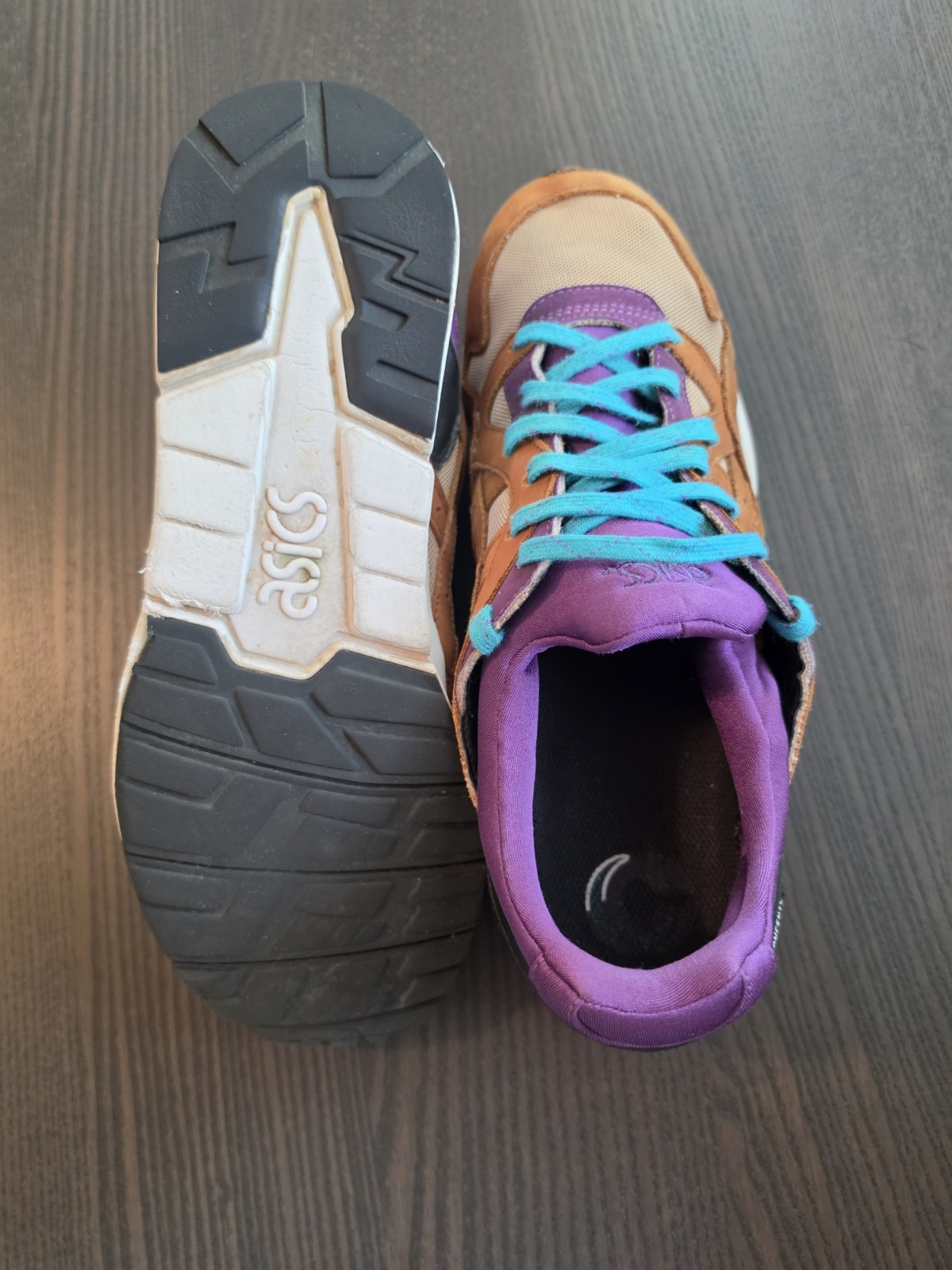 Asics Gel-lyte V Brown/Purple/White Men’s Size 10 Slight Water Stays On Side