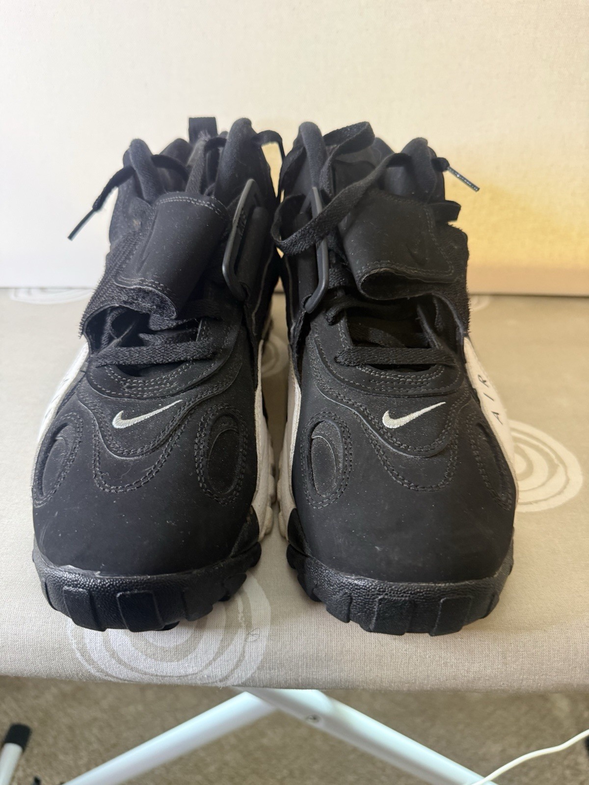 Nike Air Men’s Mid Top Sneakers Black/White Lace Up Rubber Outsole 525225-014