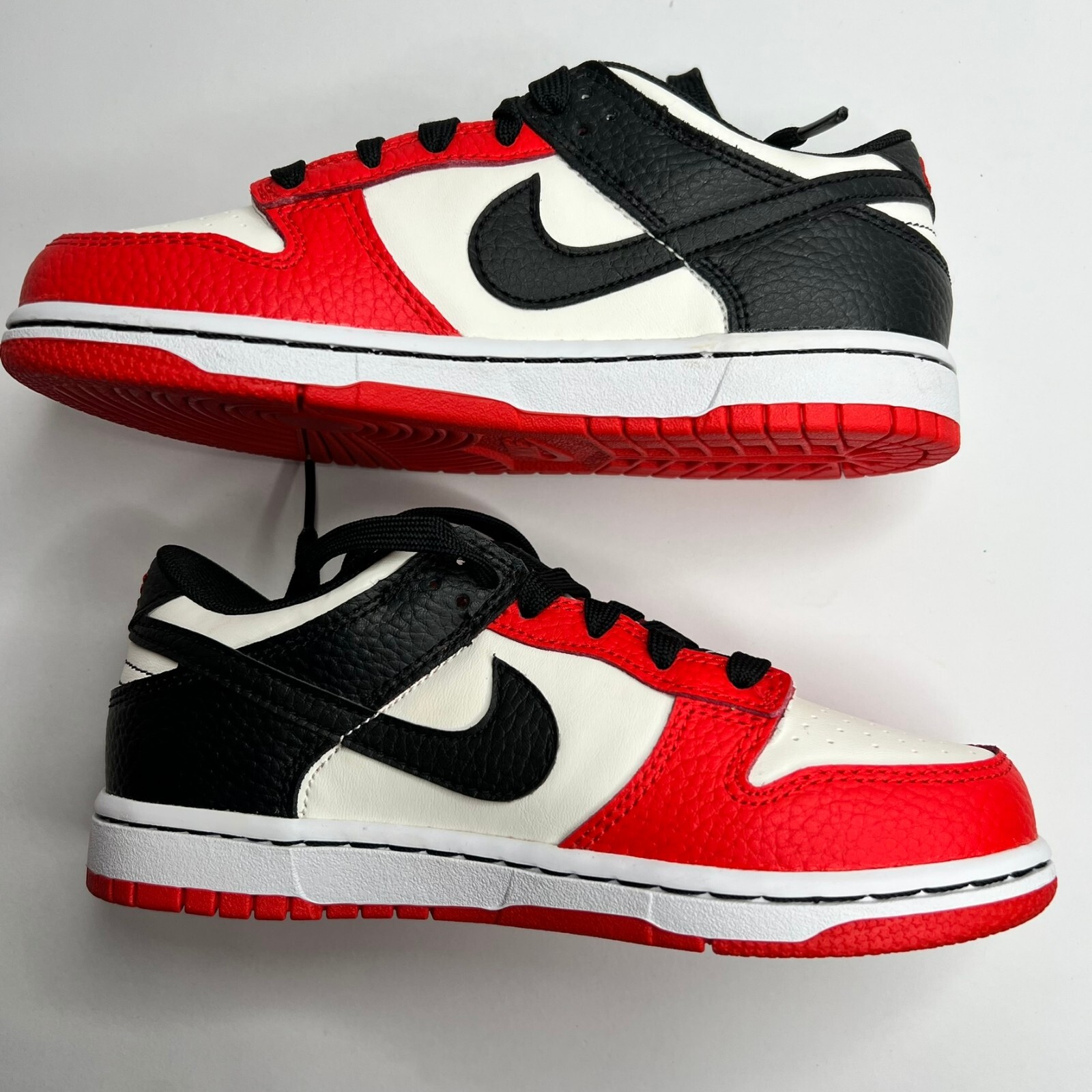 NBA × Nike Dunk Low EMB ‘75th Anniversary Chicago Bulls’ DC9564-100 Size 1Y BNIB