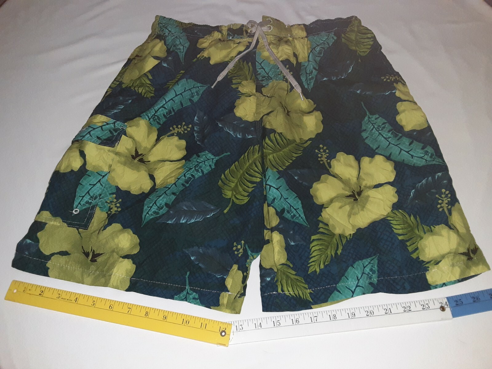 RS SURF APPAREL SWIM TRUNKS LNWOT Men’s Size LARGE (SEE MEASUREMENTS)