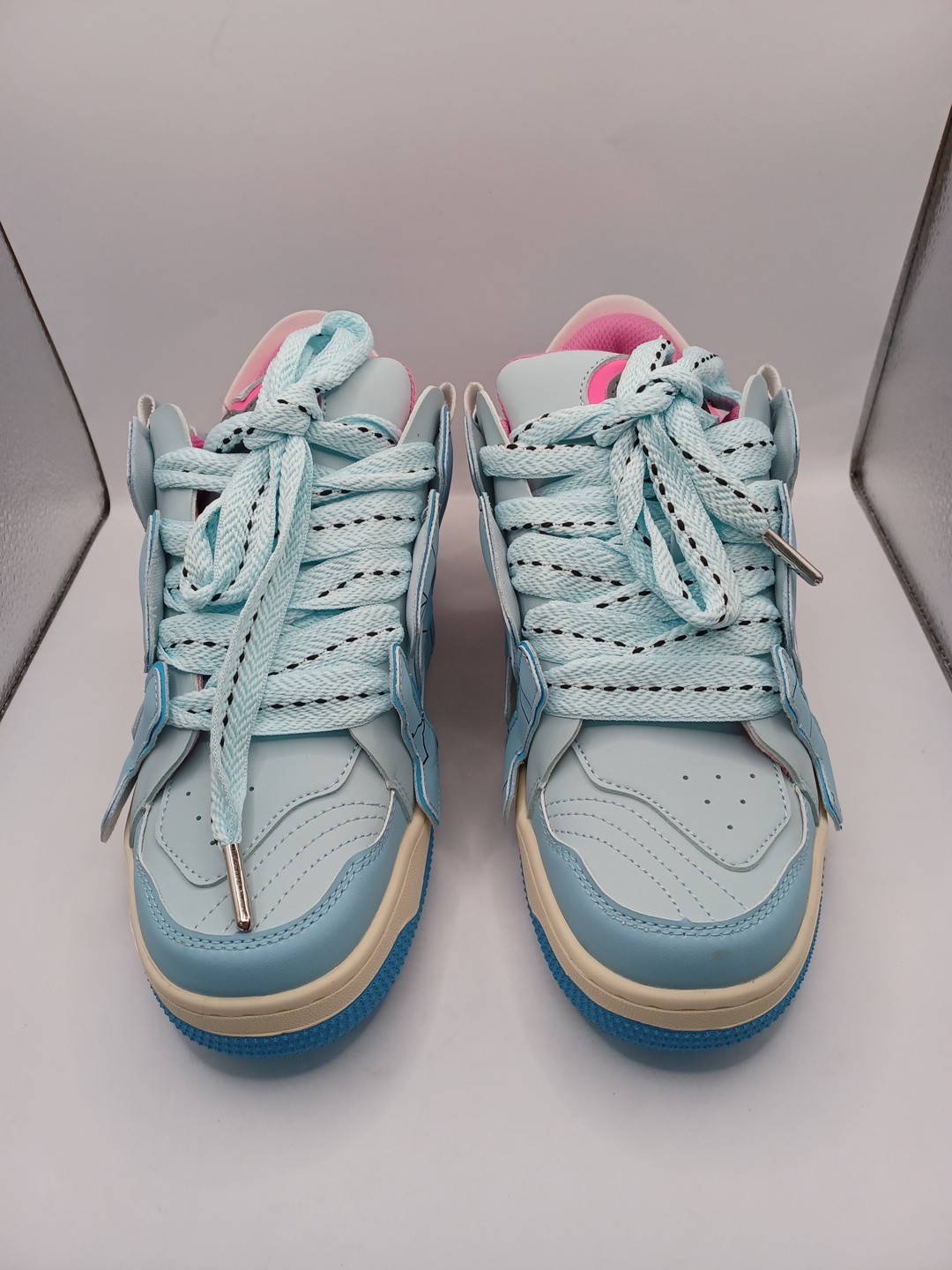 NEW Starryclimb Applique Embroidery Big Letter Skate Shoes – Size 9.5/10 (US)…