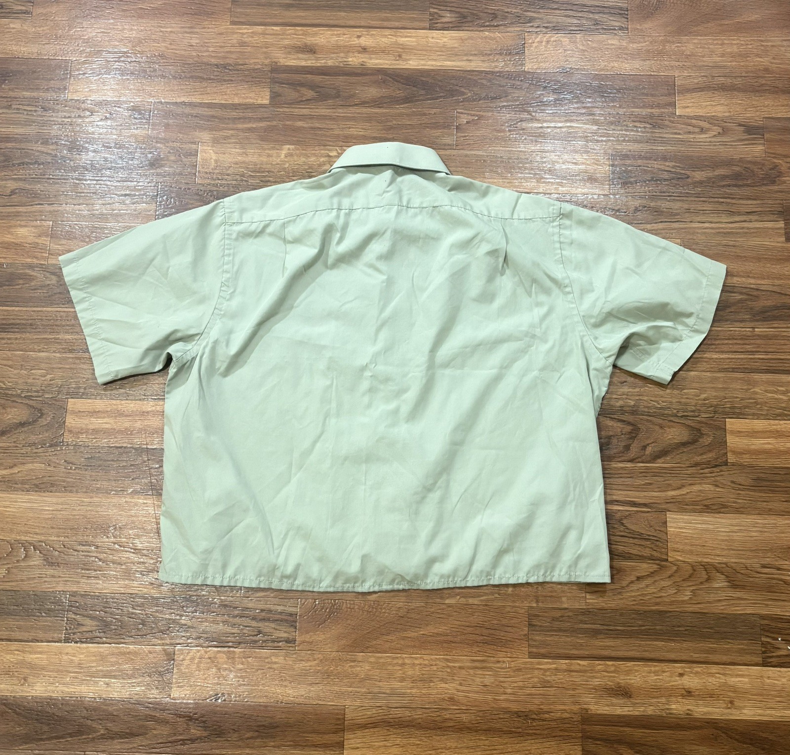 David Taylor Men’s Green Button Down Shirt Size Medium Boxy Fit Pocket